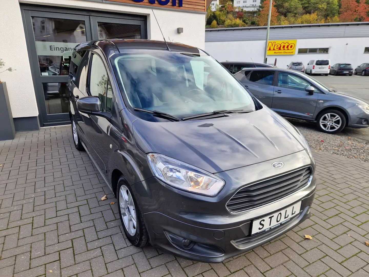Ford Tourneo Courier Trend Grau - 2