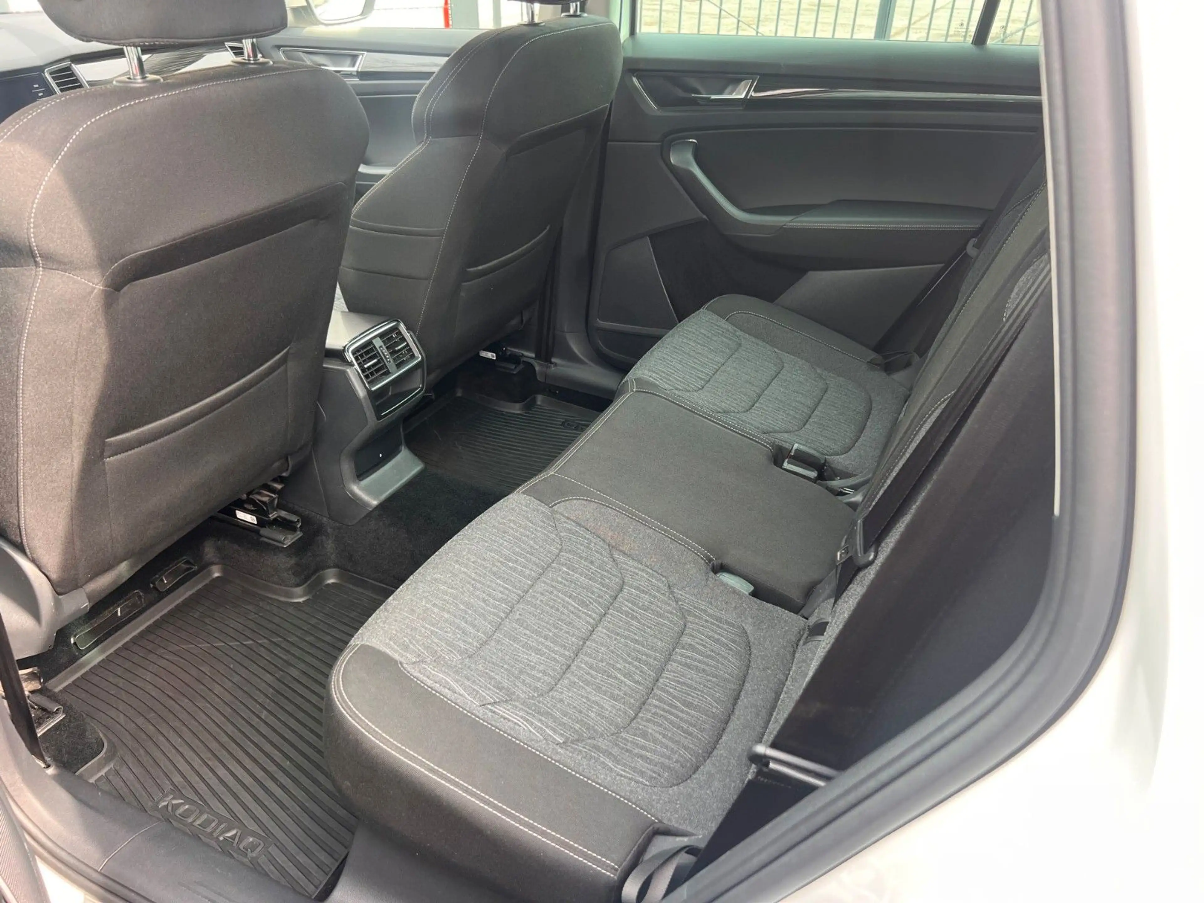 Skoda Kodiaq Webasto AHK Xenon Kamera Tüv neu — photo 12
