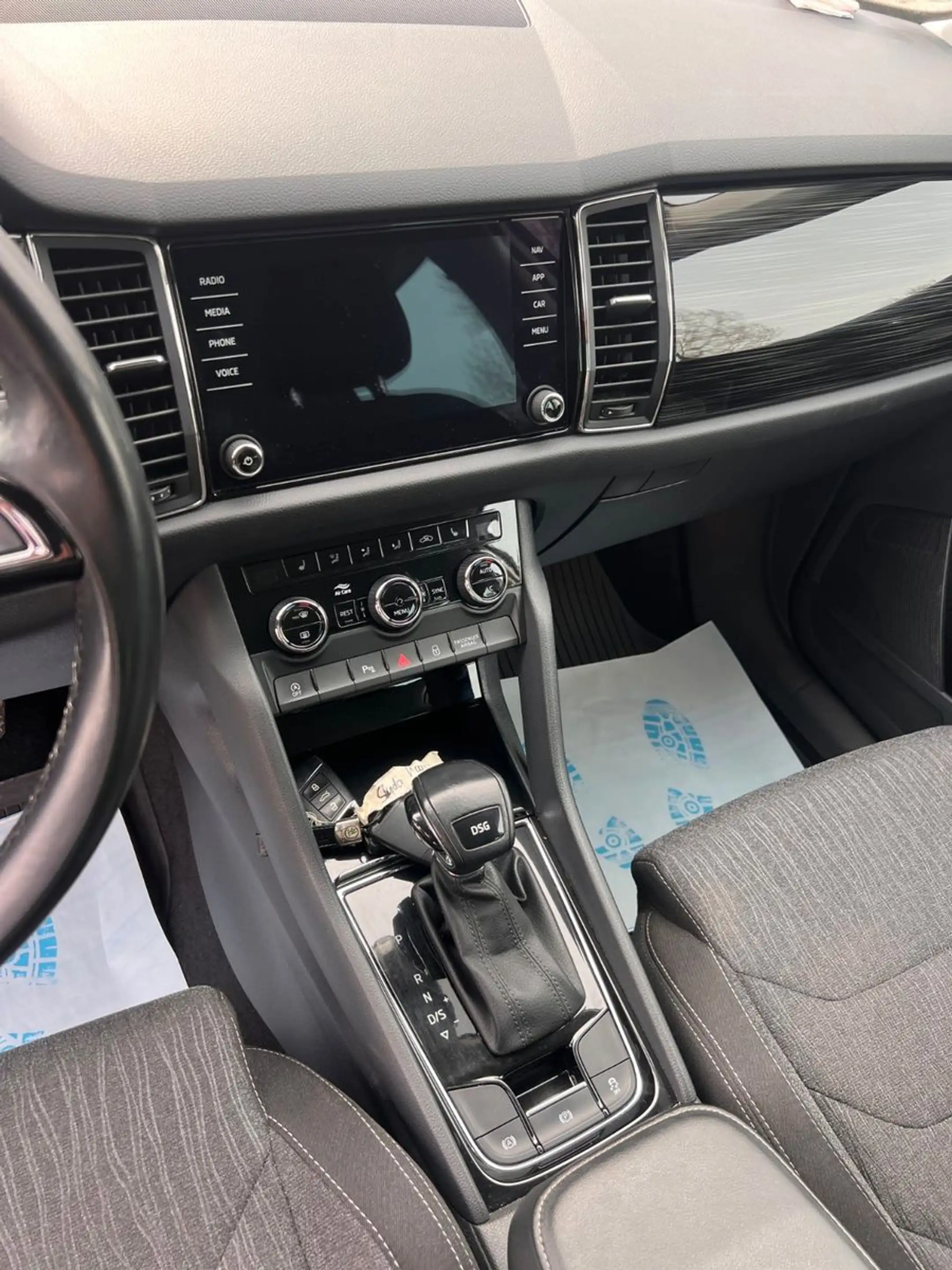 Skoda Kodiaq Webasto AHK Xenon Kamera Tüv neu — photo 15