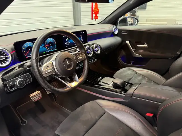 Mercedes-Benz Cla view 10