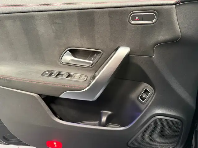 Mercedes-Benz Cla view 13