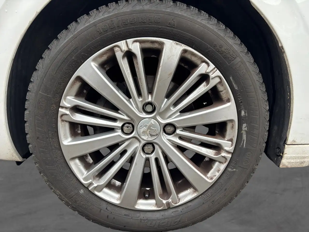 Peugeot 208 208 — photo 15