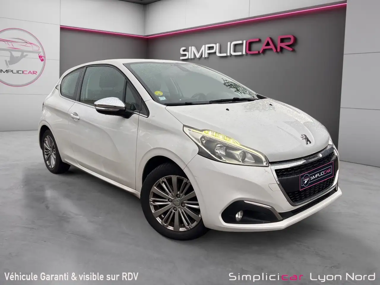 Peugeot 208 208