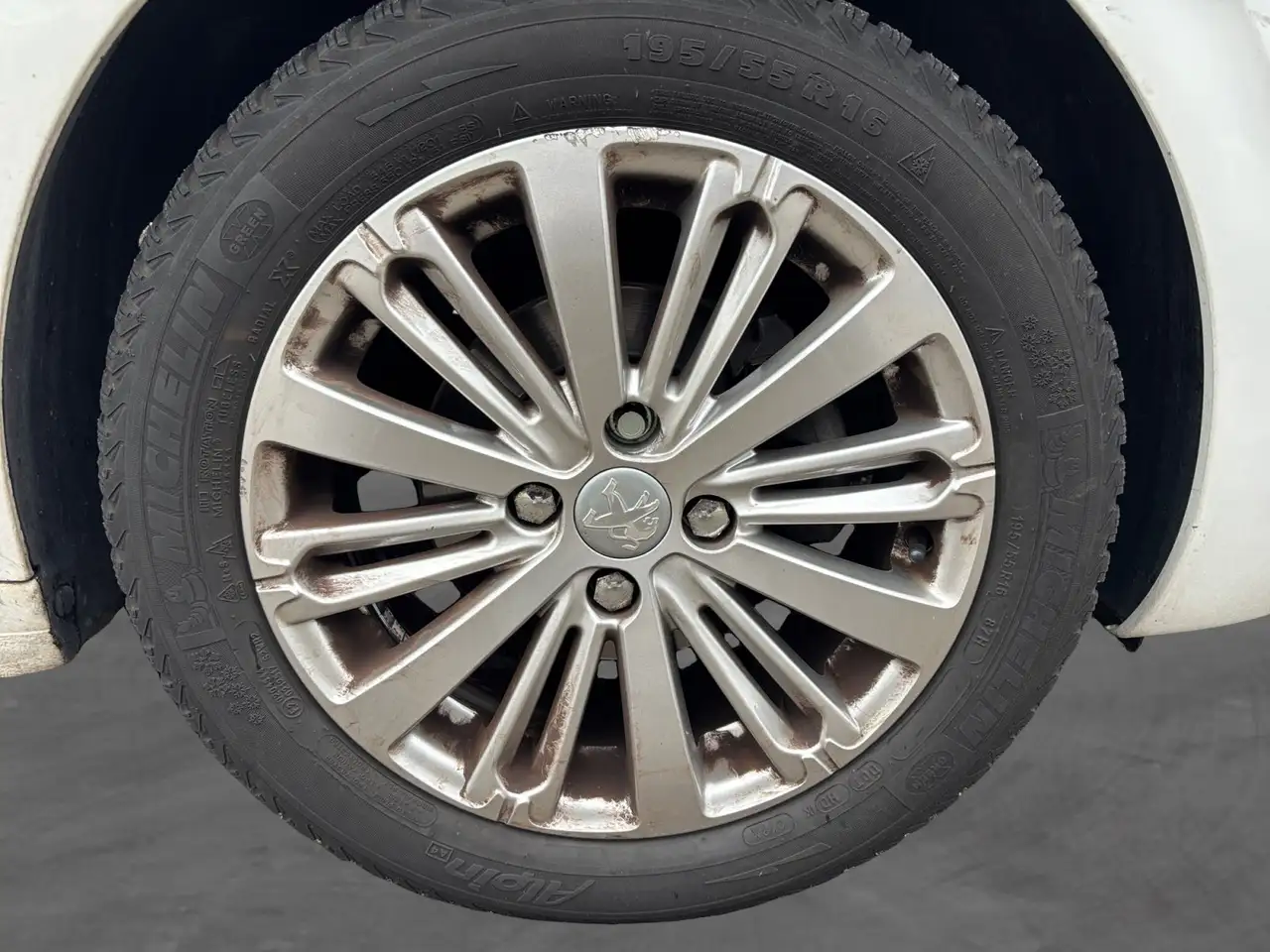 Peugeot 208 208 — photo 16