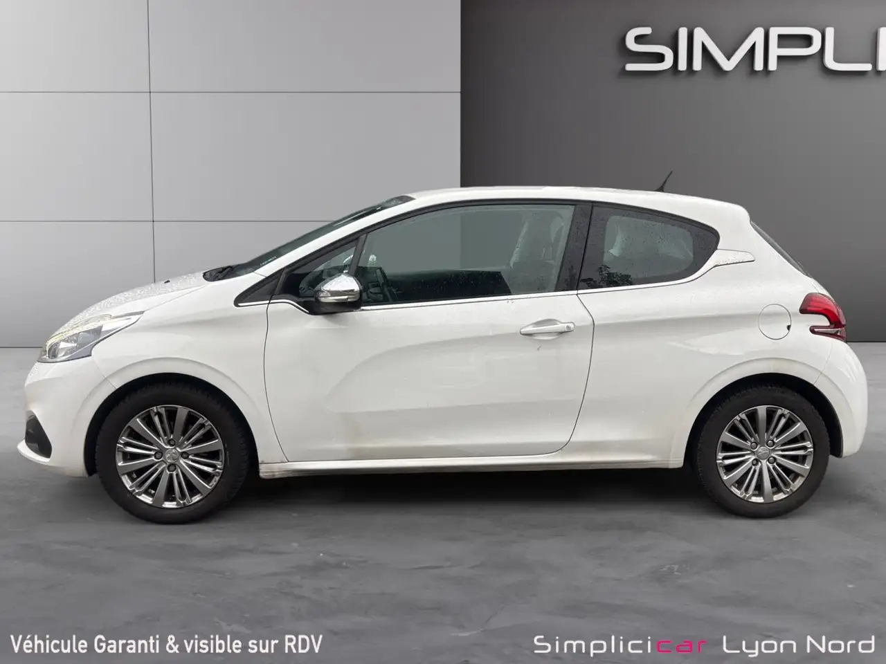 Peugeot 208 208 — photo 5