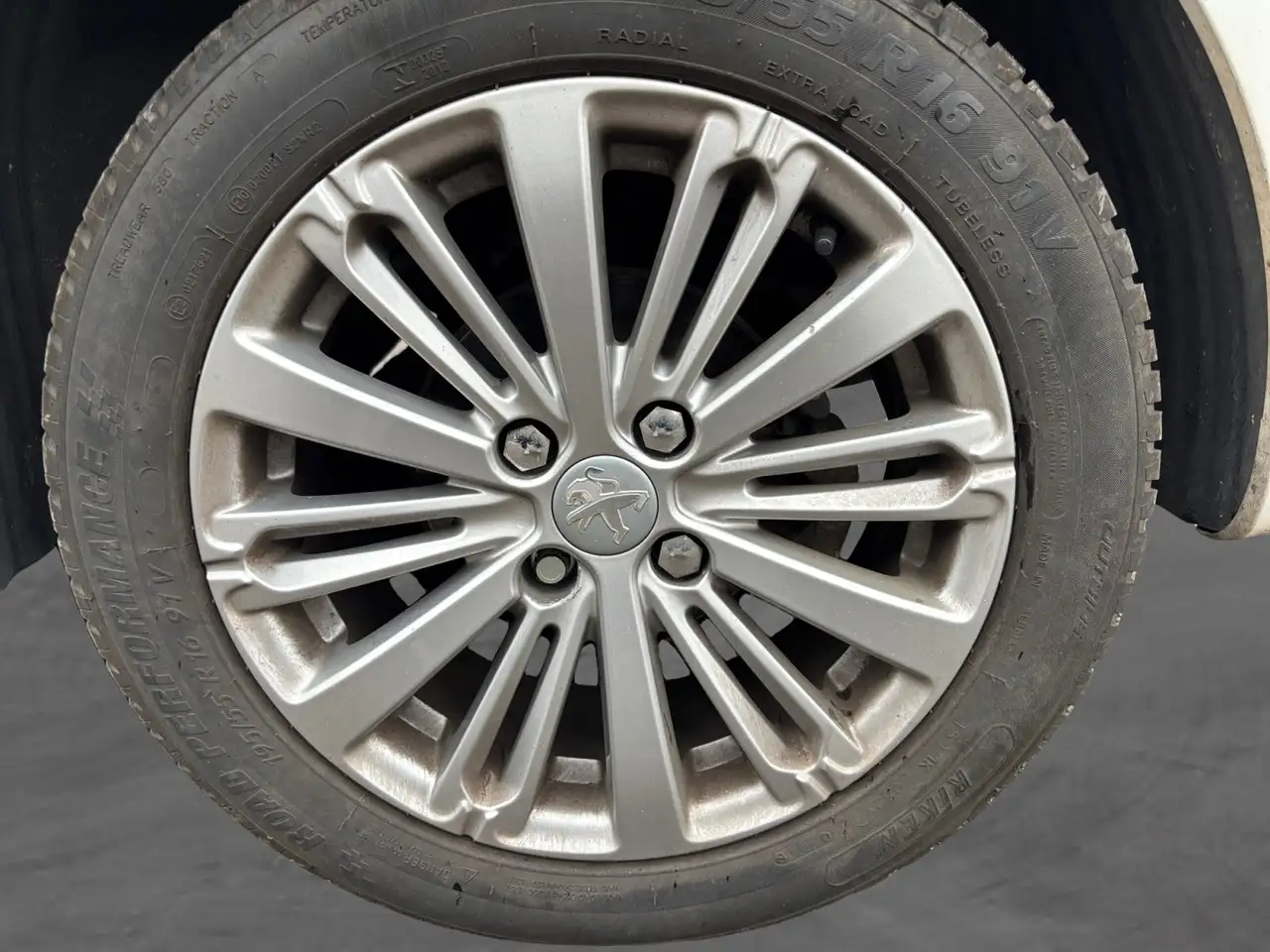 Peugeot 208 208 — photo 18