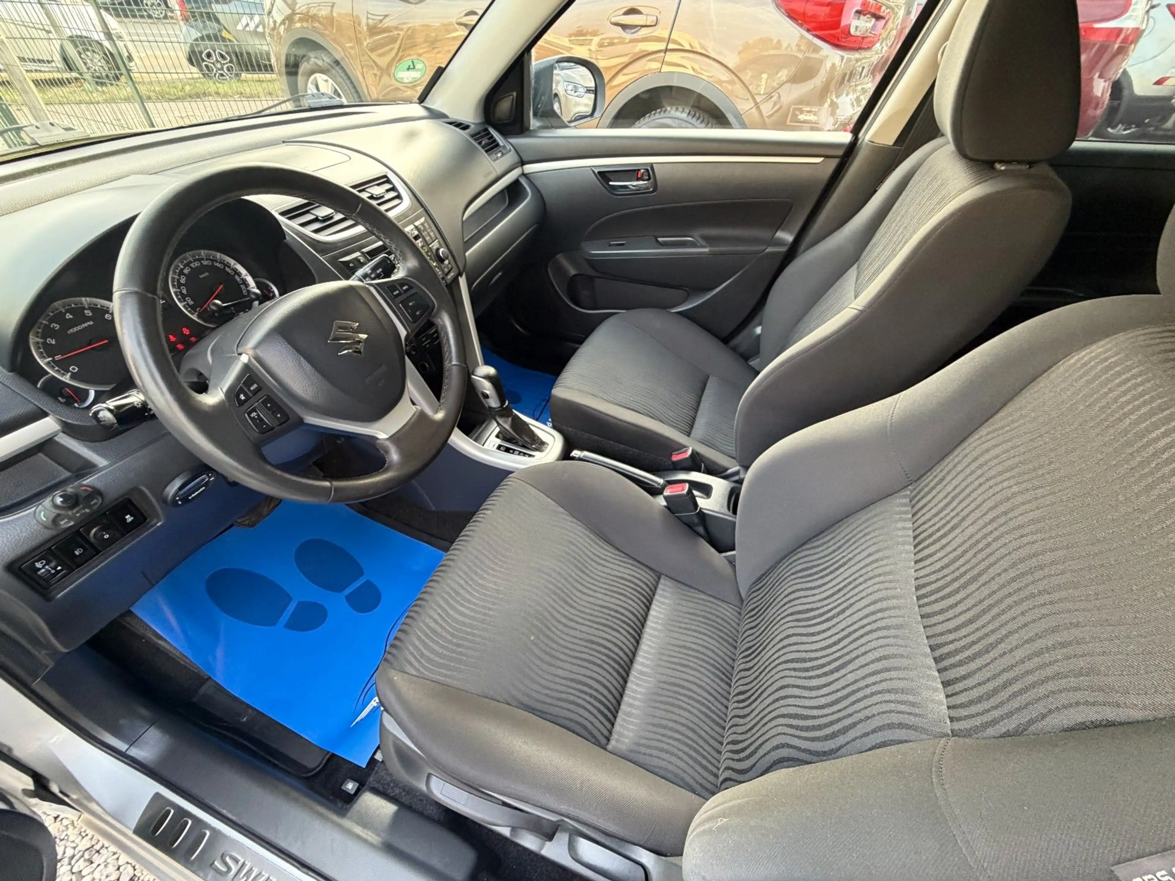 Suzuki Swift Comfort*2.HD*Aut*STHZ*SHZ*PDC*TÜV NEU — photo 13
