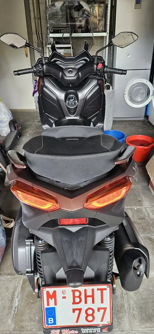 Yamaha X-Max 300 siège comfort, conduite sans clefs Bronzová - 2