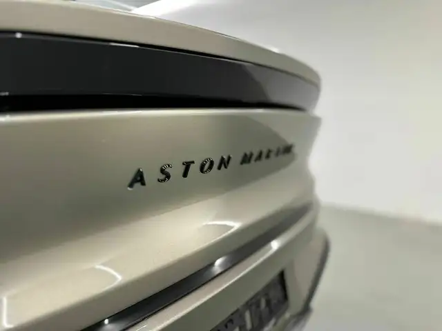 Aston Martin Vanquish Coupé | Titanium Grey | Carbon | PANO Ansicht 16