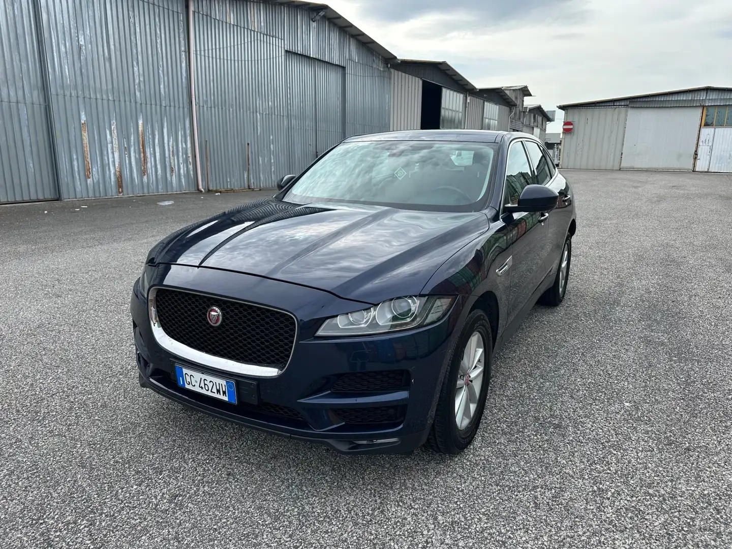 Jaguar F-Pace 2.0 D 180 CV AWD aut. Portfolio Blu/Azzurro - 1