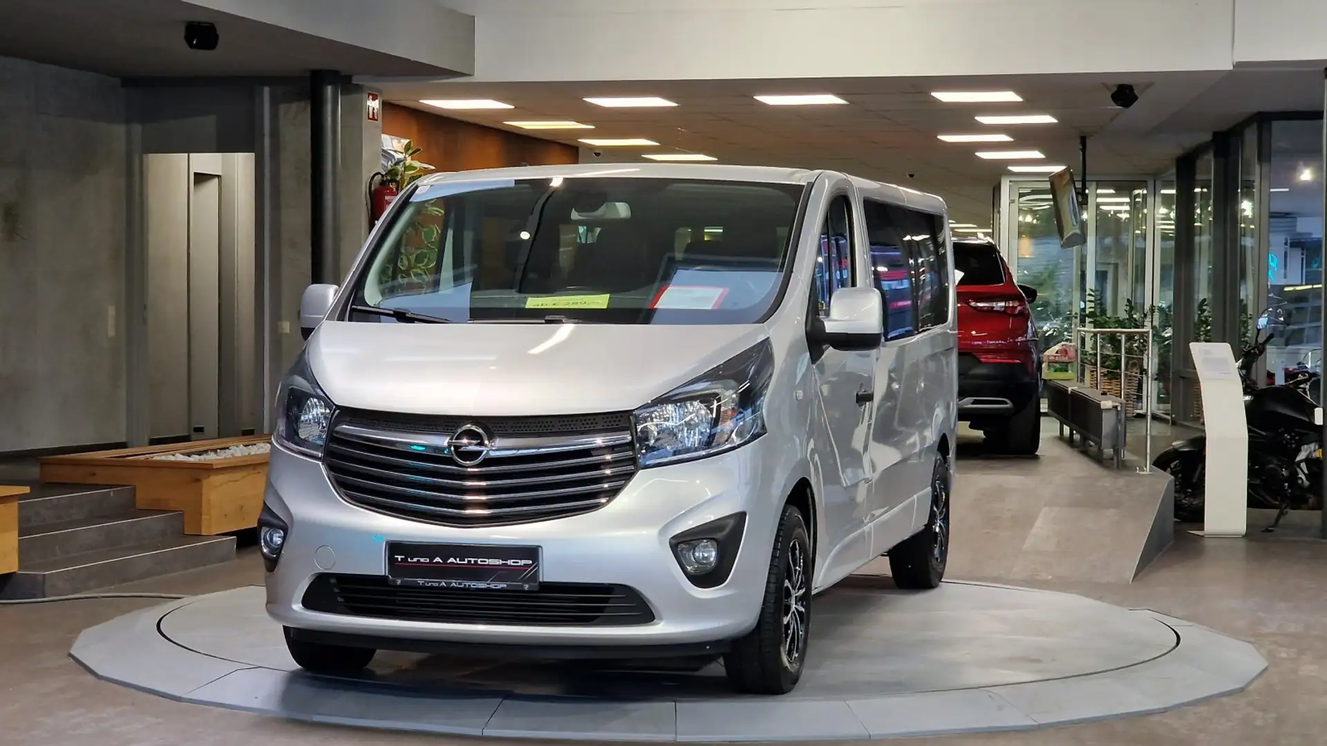 Opel Vivaro Combi 9-Sitzer L2H1 1.6 BiTurbo Zilver - 2