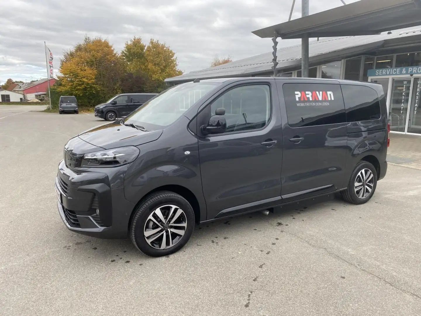 Peugeot Traveller L2 Allure Facelift 2.0 BlueHDi 180 EAT8 Gris - 2