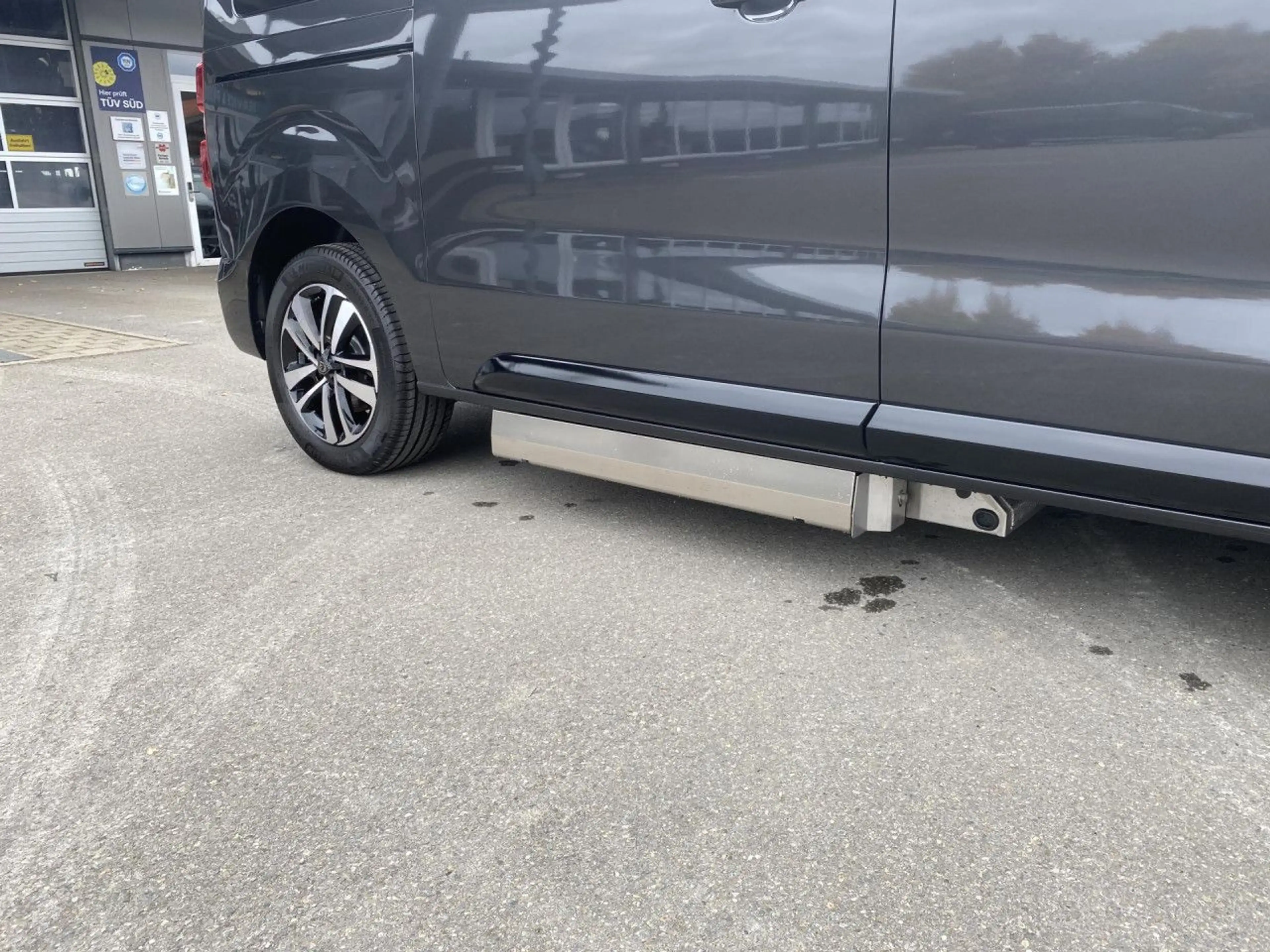Peugeot Traveller L2 Allure Facelift 2.0 BlueHDi 180 EAT8 — photo 8