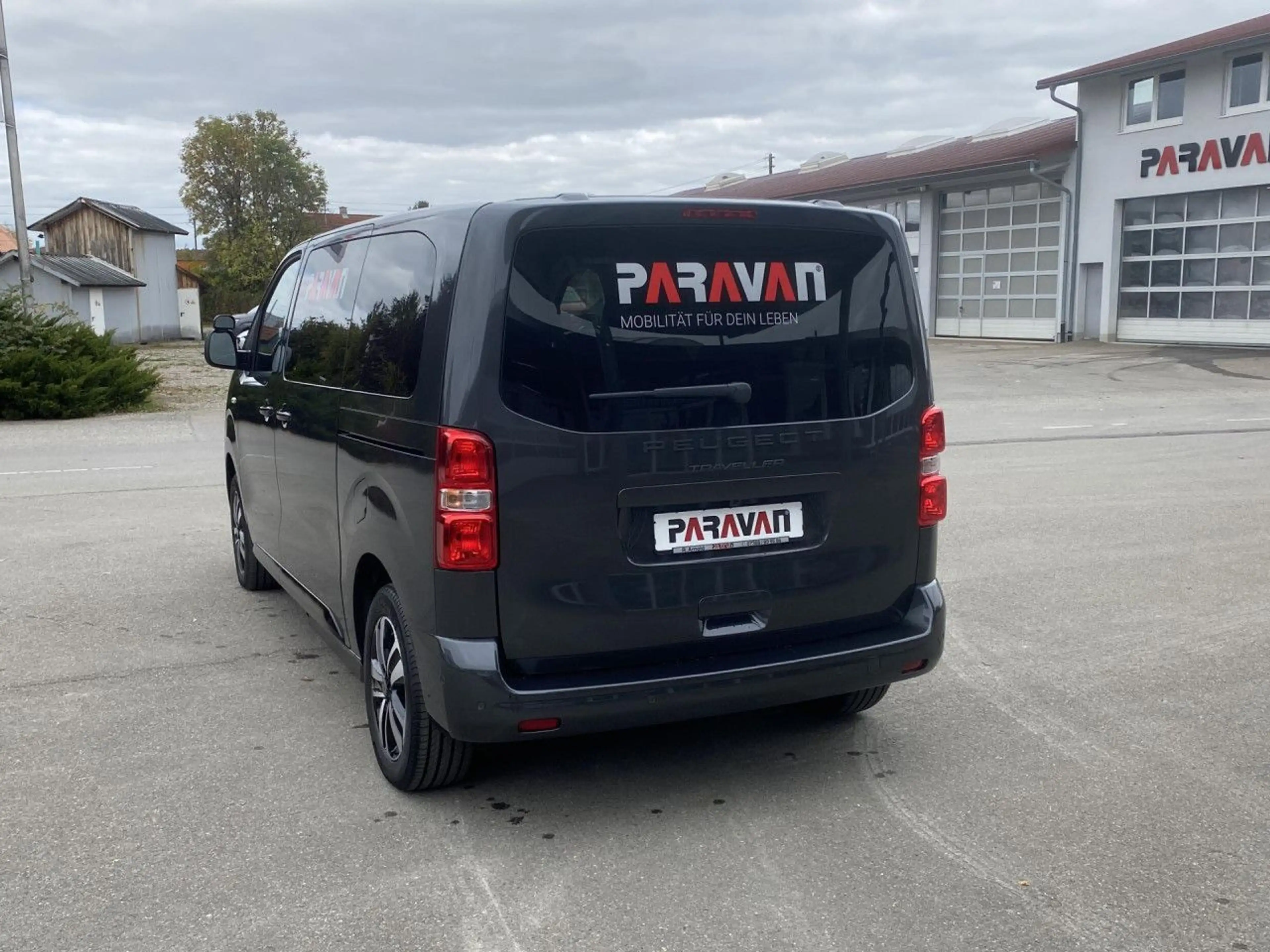 Peugeot Traveller L2 Allure Facelift 2.0 BlueHDi 180 EAT8 — photo 4