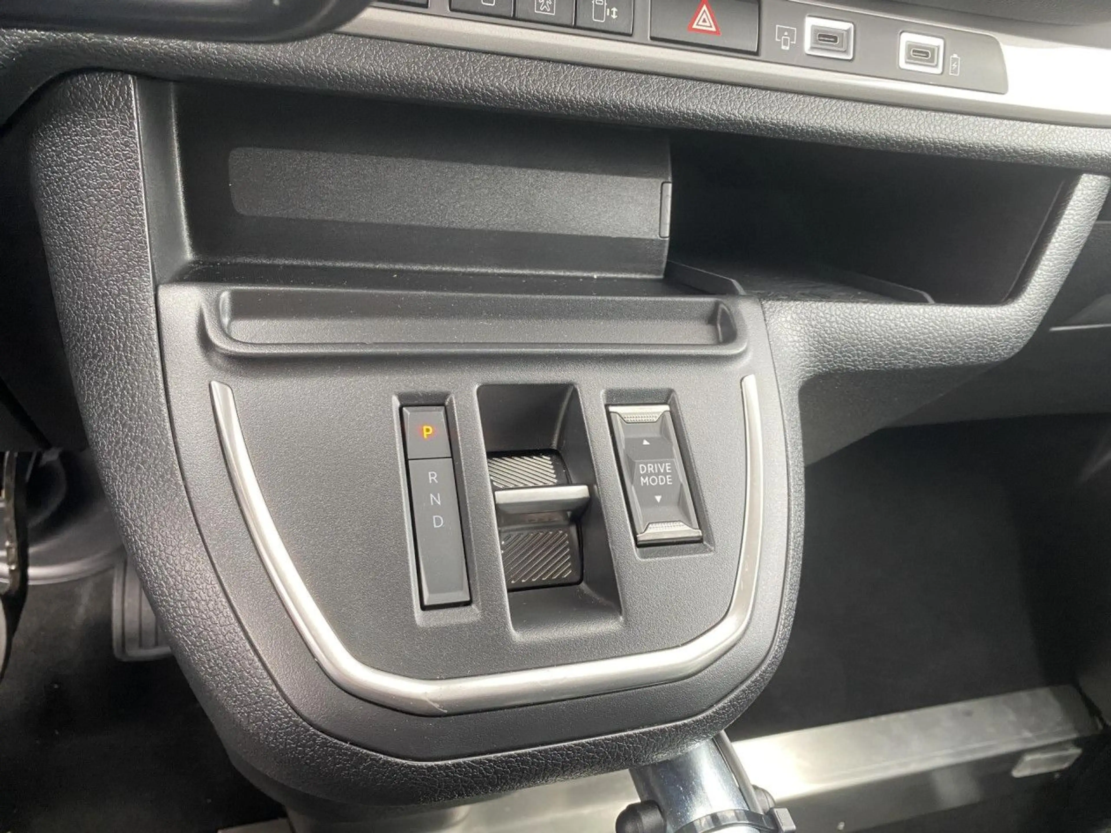 Peugeot Traveller L2 Allure Facelift 2.0 BlueHDi 180 EAT8 — photo 14
