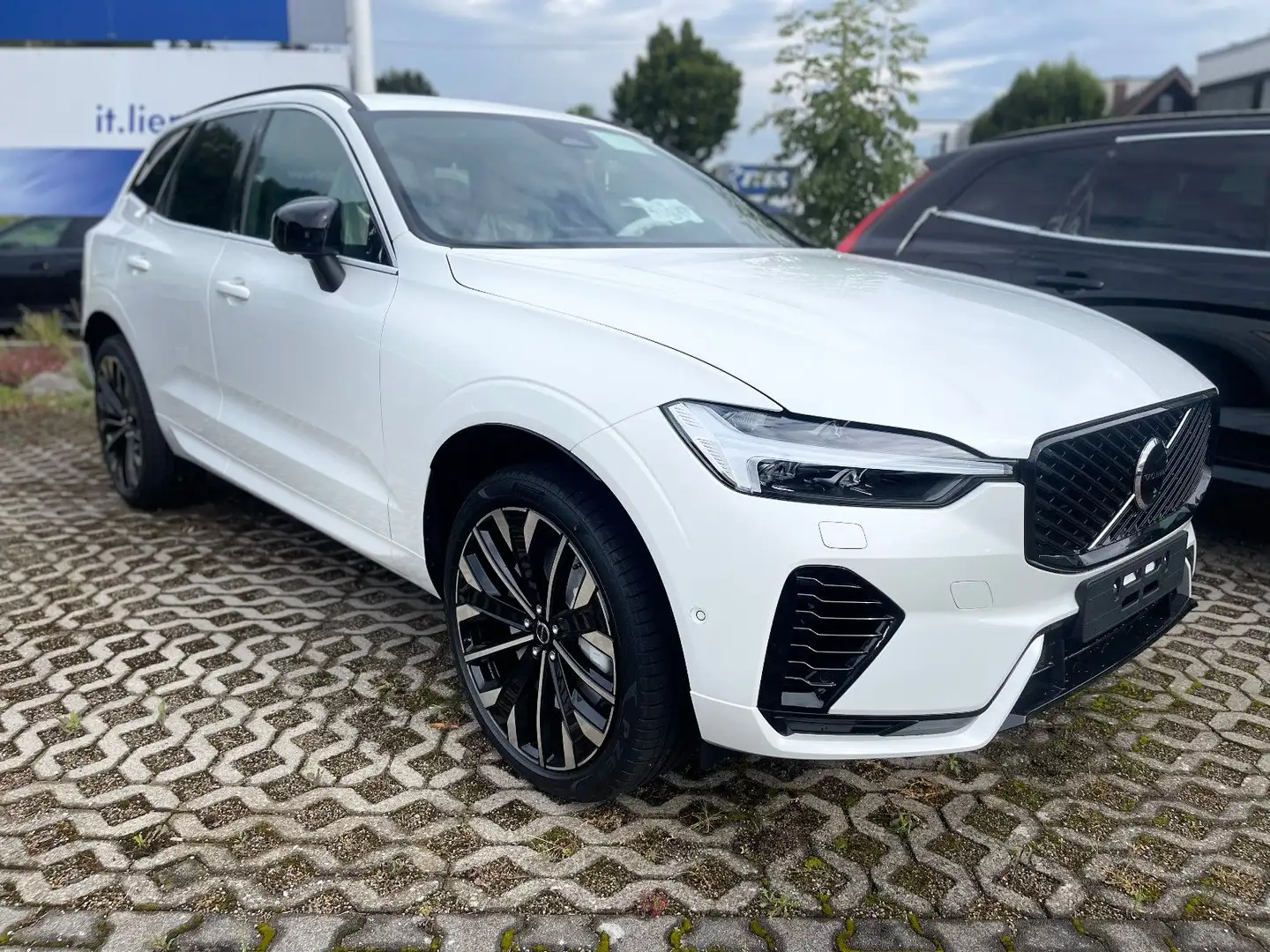 Volvo XC60 T6 AWD Plug-In Hybrid ULTRA Facelift sofort Blanco - 2