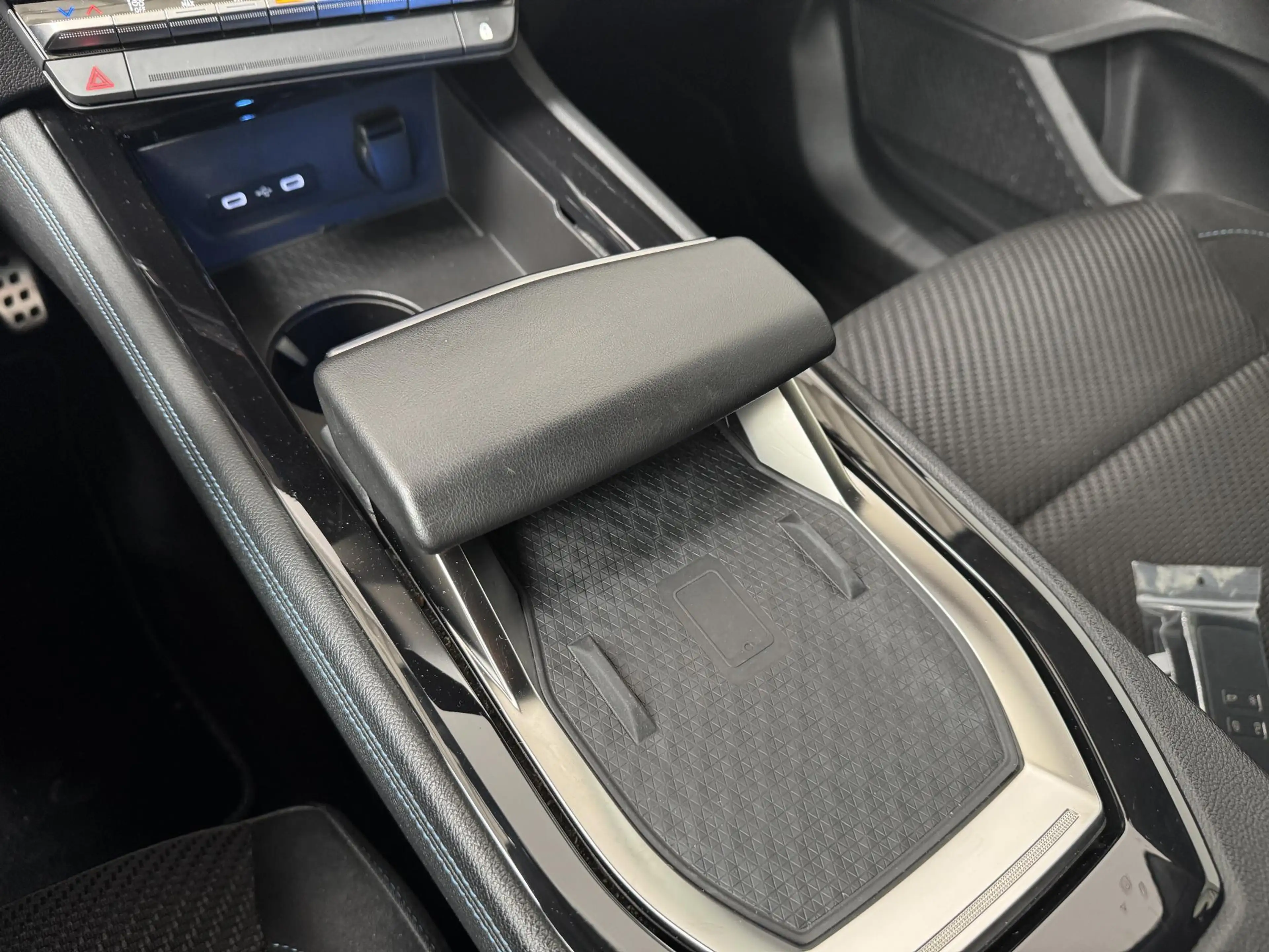Renault Austral 1.2 E-Tech full hybrid 200 Techno Esprit Alpine | — photo 28