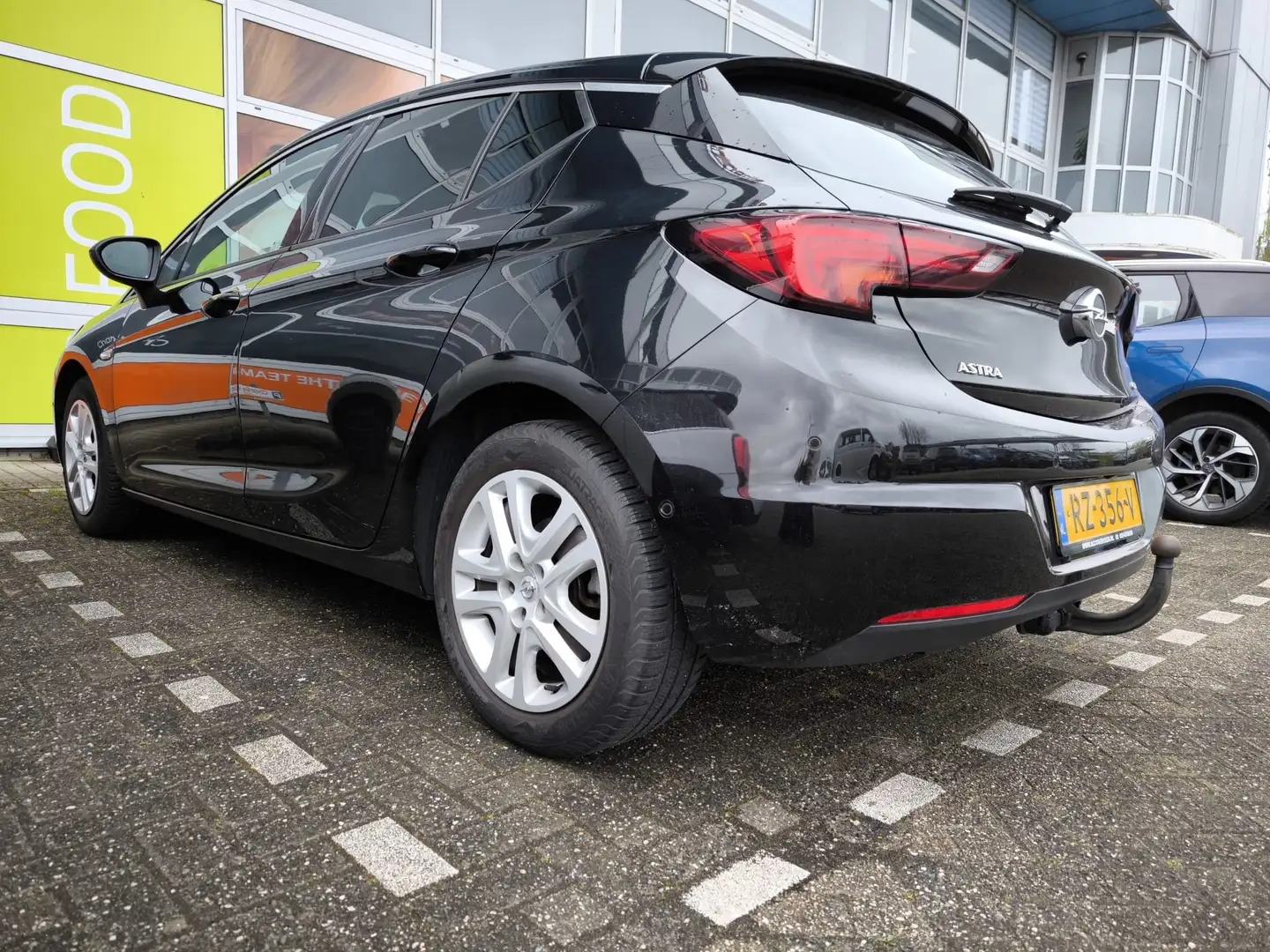 Opel Astra 1.6 CDTI Innovation Zwart - 1