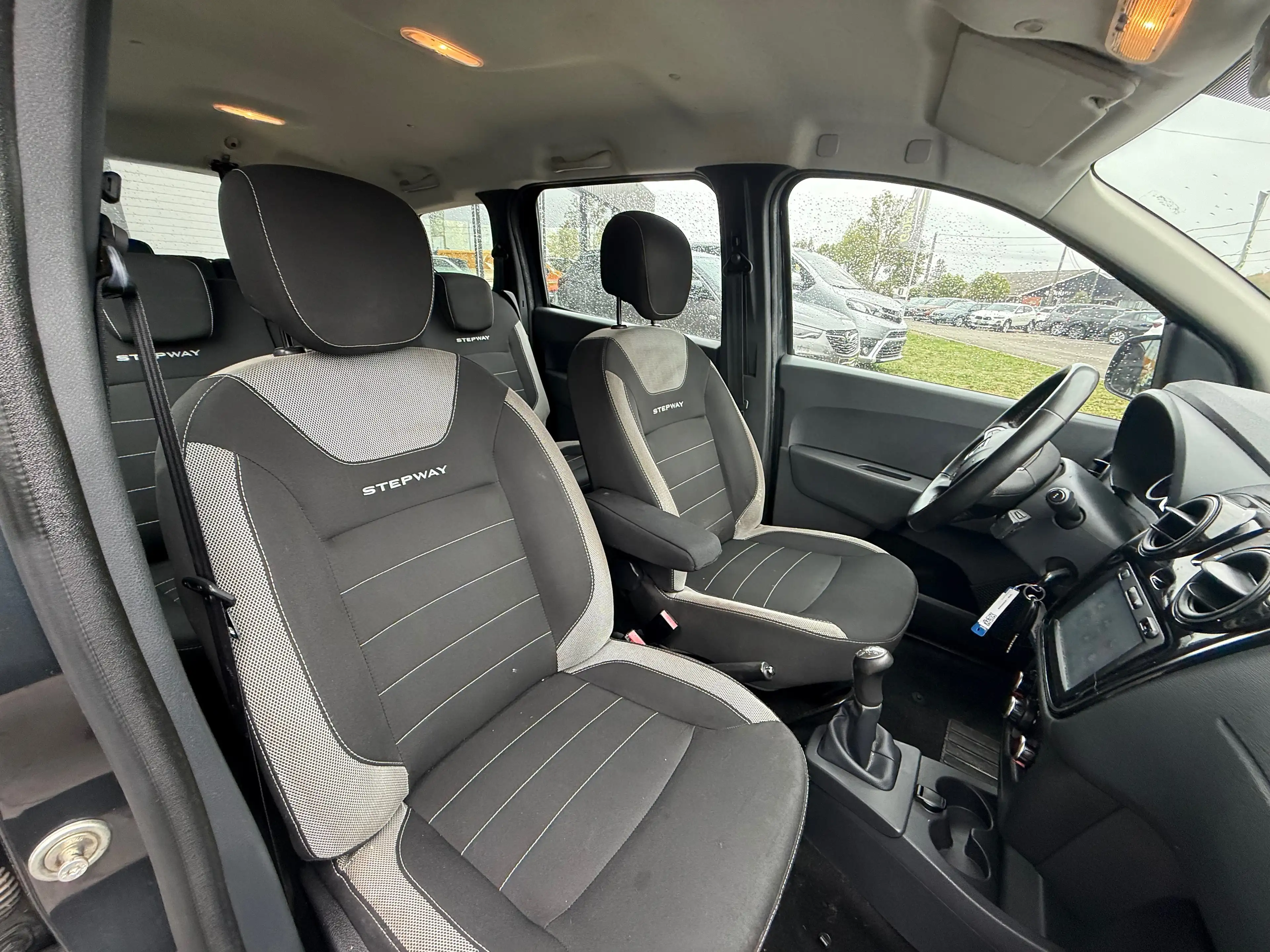Dacia Lodgy Lodgy Stepway 1.2 TCe 7PLACES,GPS,RADARS,CLIM,CRUISE… — photo 7