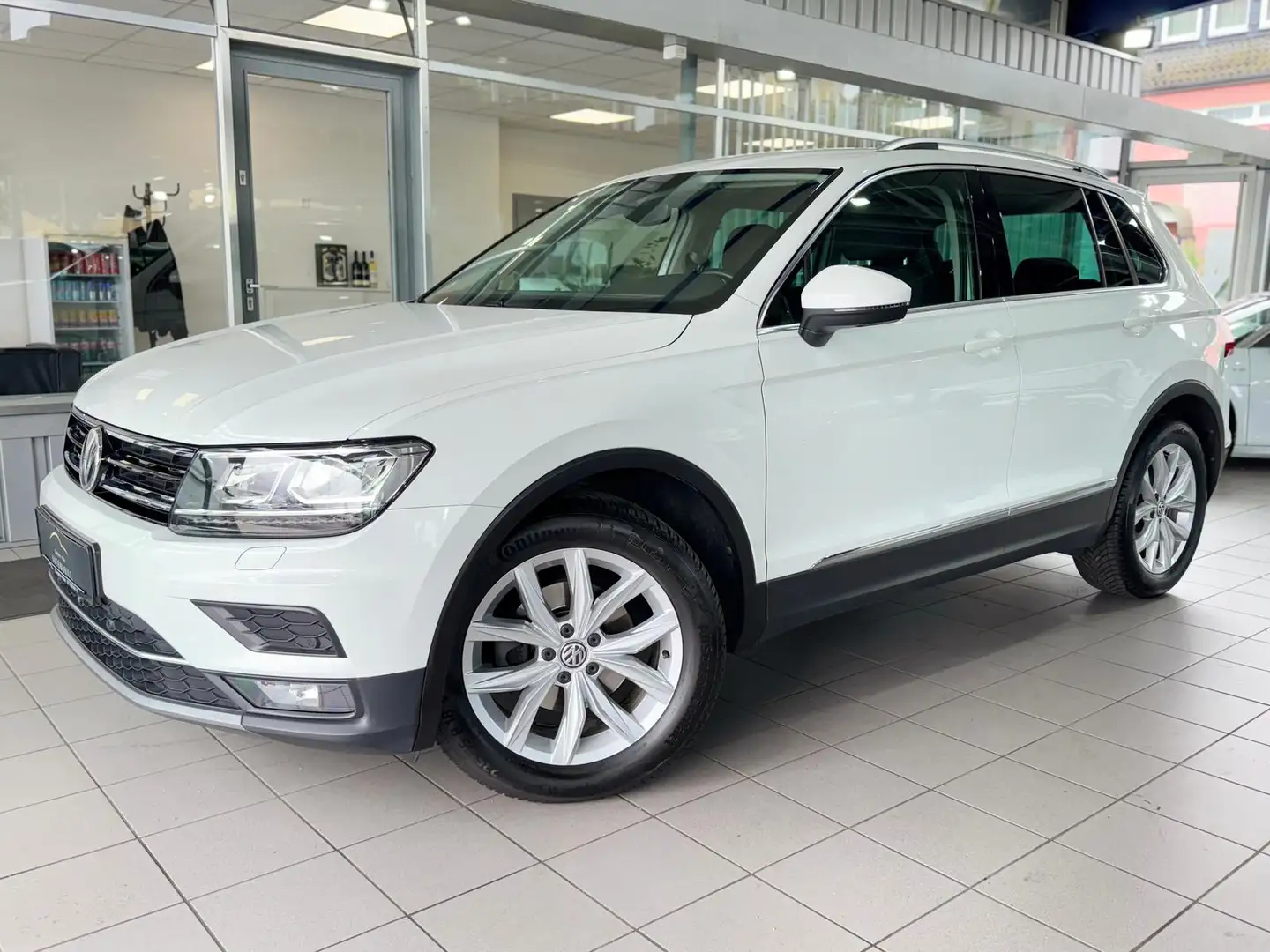 Volkswagen Tiguan Highline 2.0TDI DSG LED VIRTUAL 360° AHK Blanc - 2