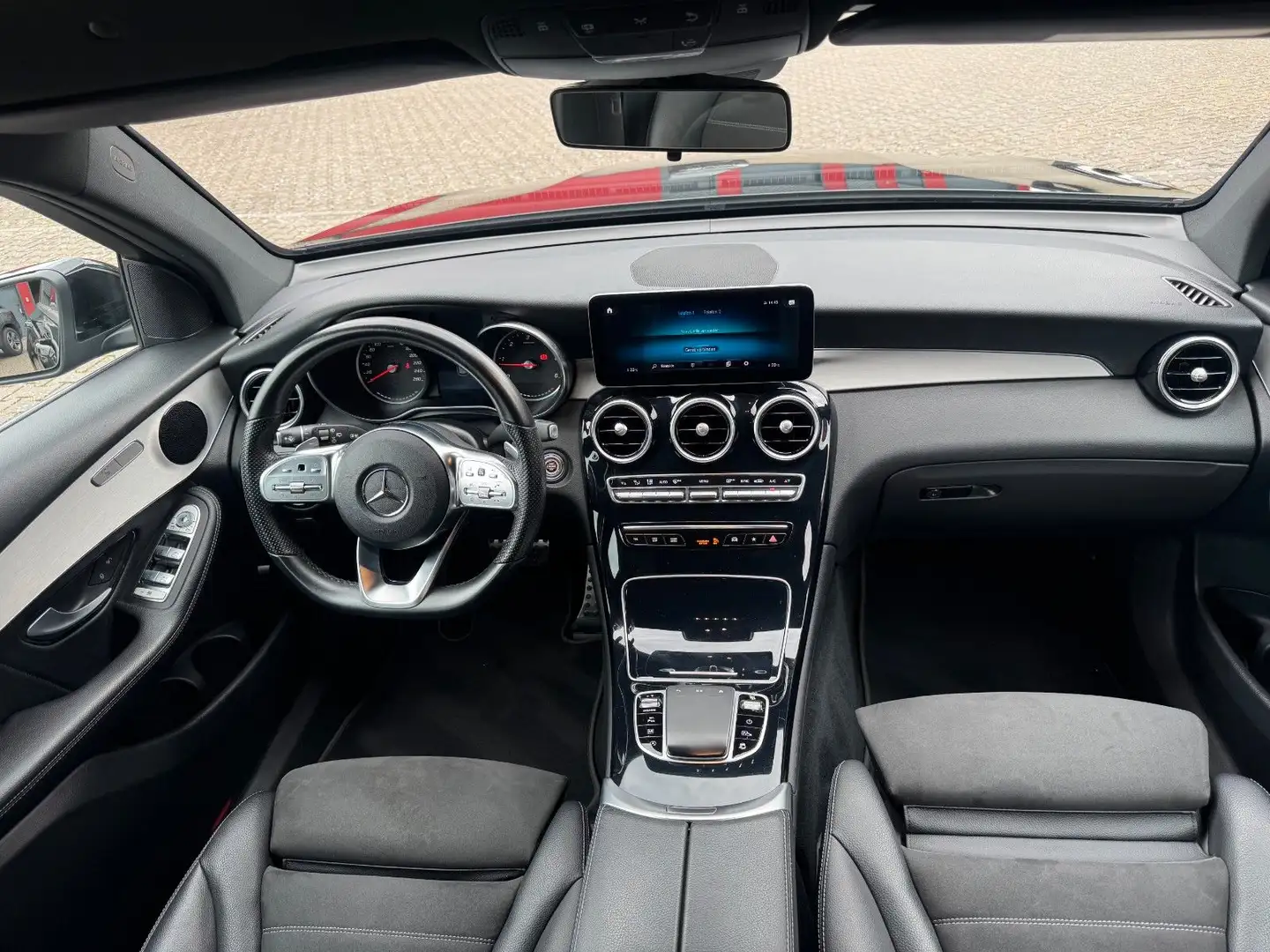 Mercedes-Benz GLC 300 d 4Matic AMG-LINE LED Kamera AHK Zwart - 2