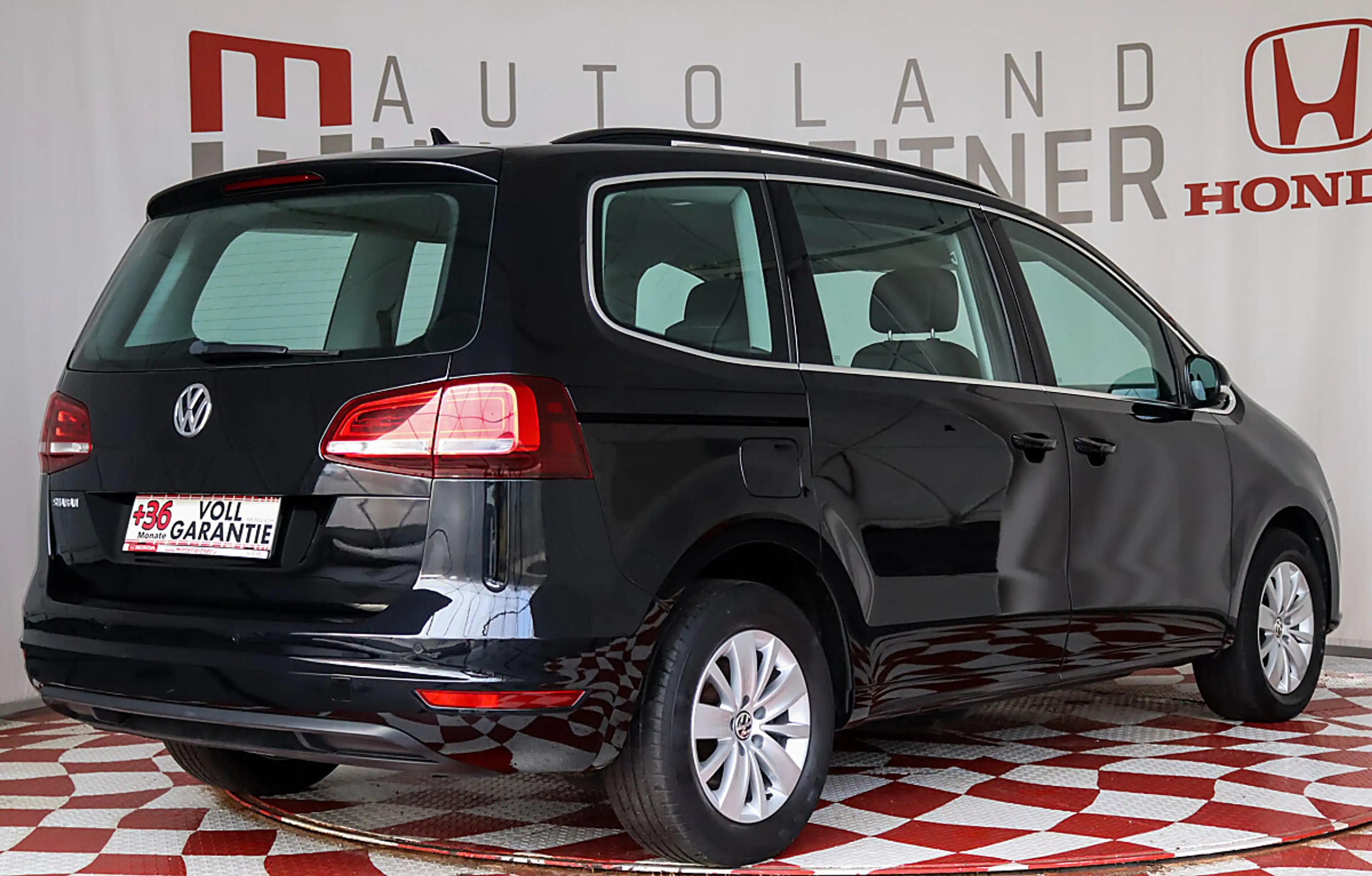 Volkswagen Sharan Business 2,0 TDI / NAVI / ACC / BI-XENON — photo 2