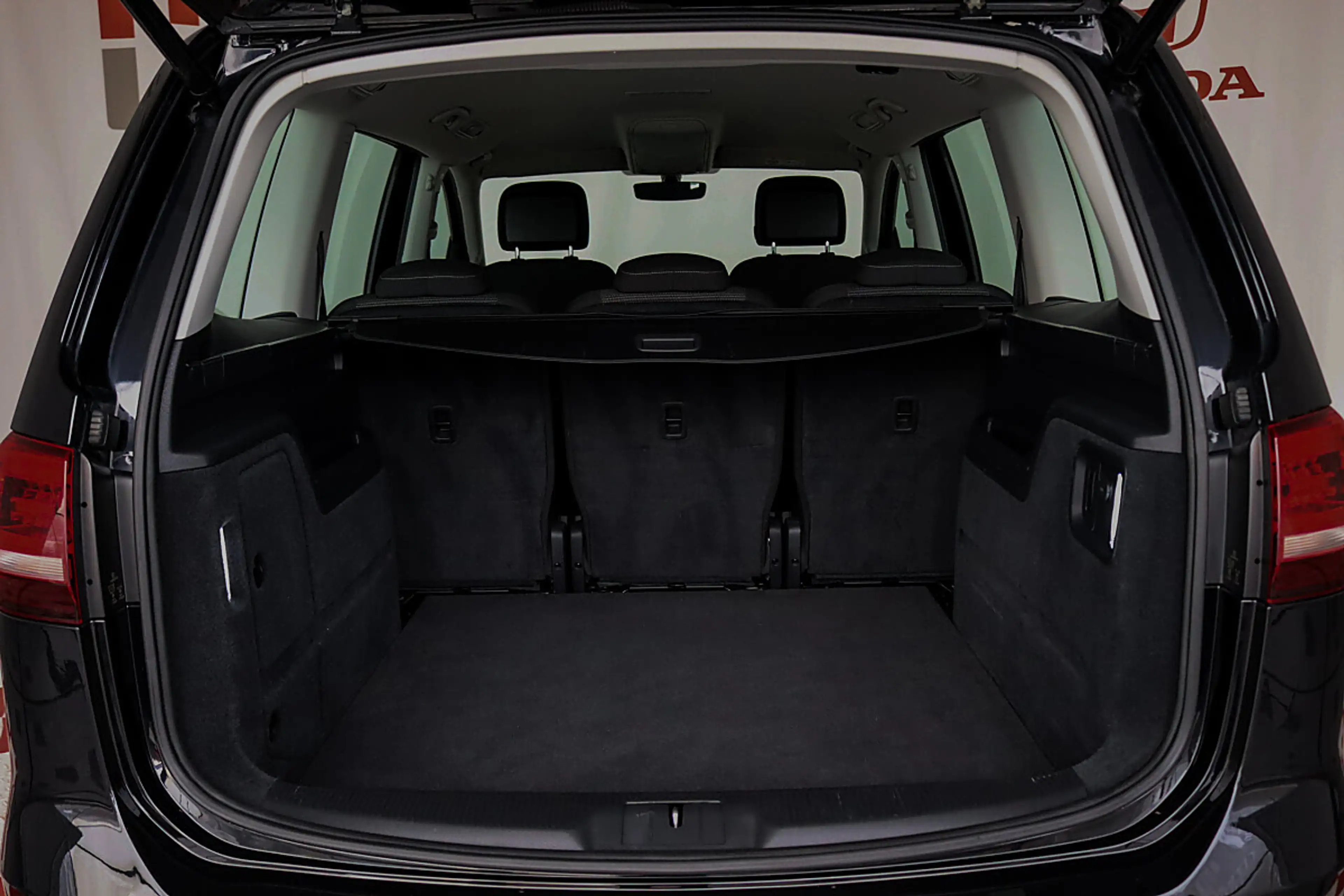 Volkswagen Sharan Business 2,0 TDI / NAVI / ACC / BI-XENON — photo 13