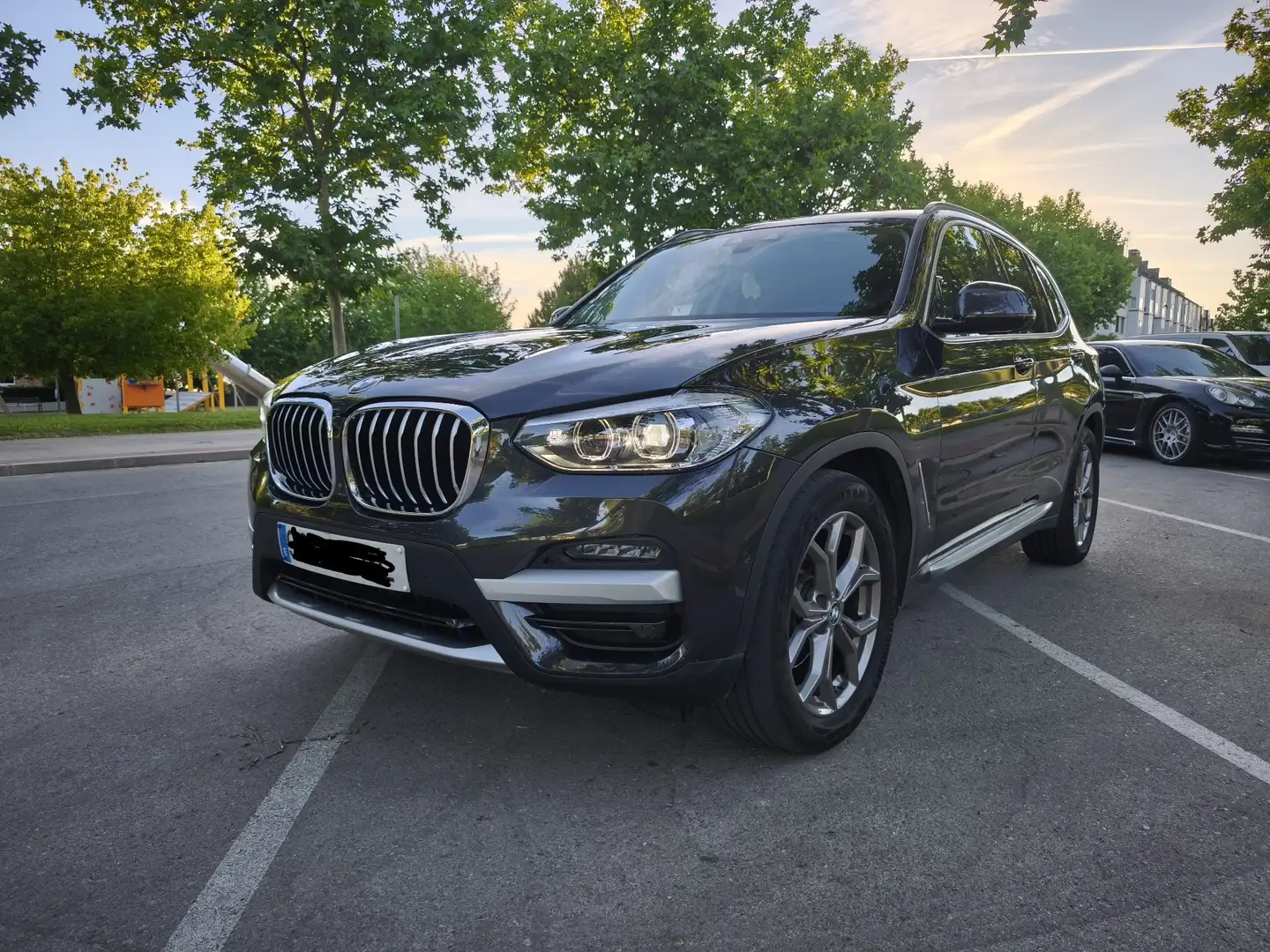 BMW X3 xDrive 20dA Gris - 2