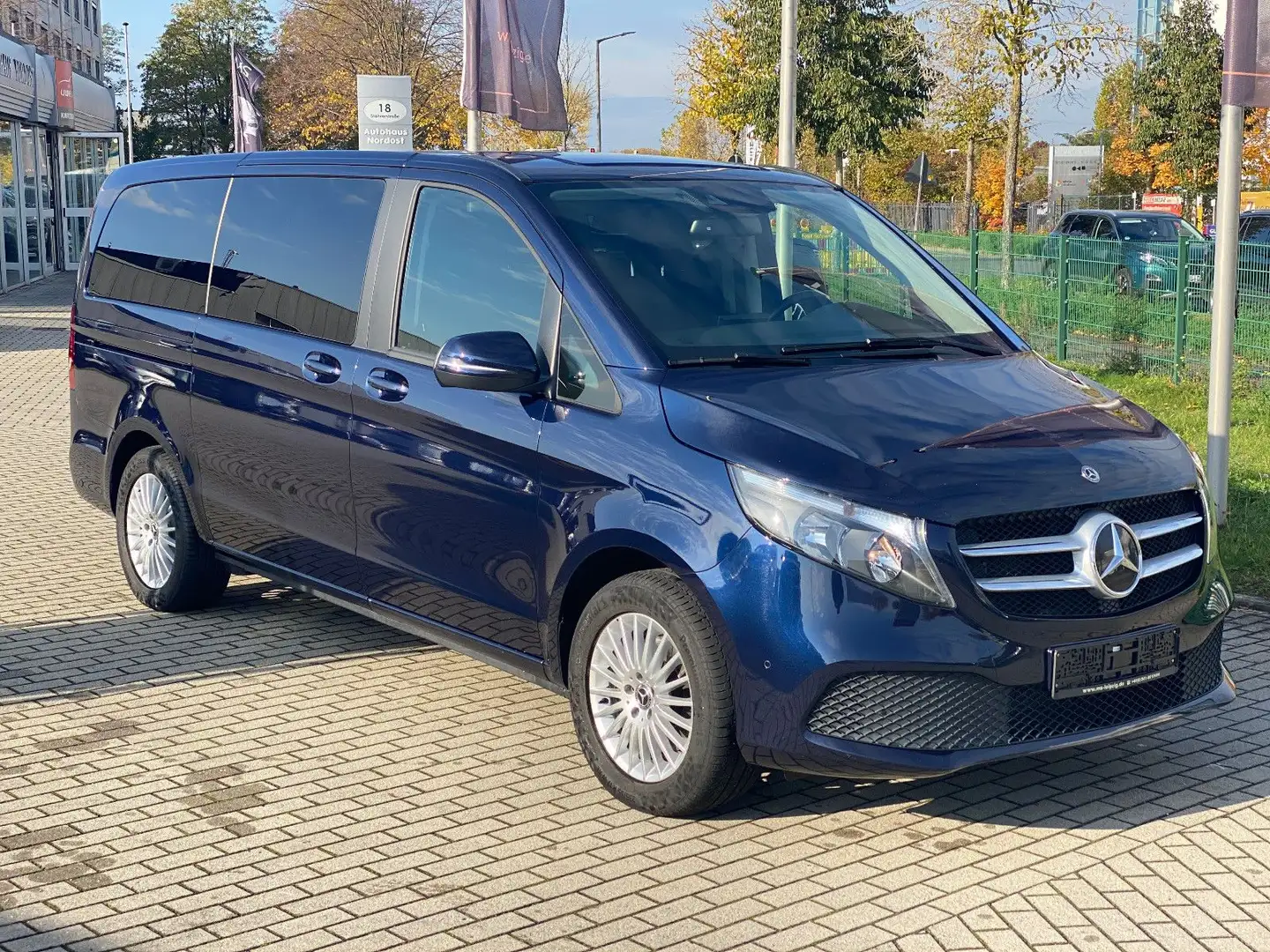 Mercedes-Benz V 250 d Edition lang 8xSitze Navi Kamera AHK Azul - 2