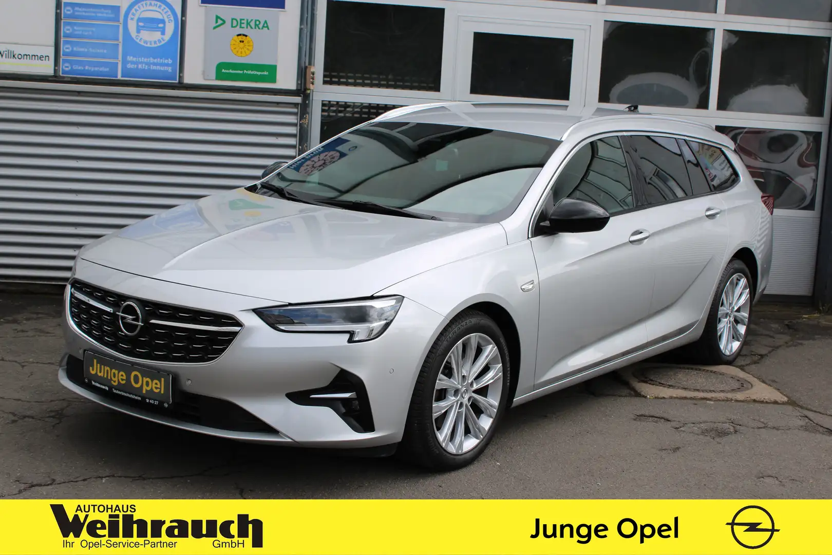 Opel Insignia ST 2.0 Turbo AT9 Busi Elegance+AHK+Bose Silber - 1