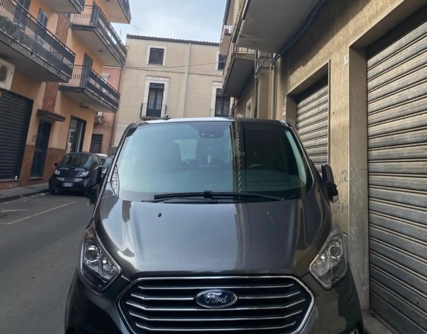 Ford Tourneo Custom Grigio - 2