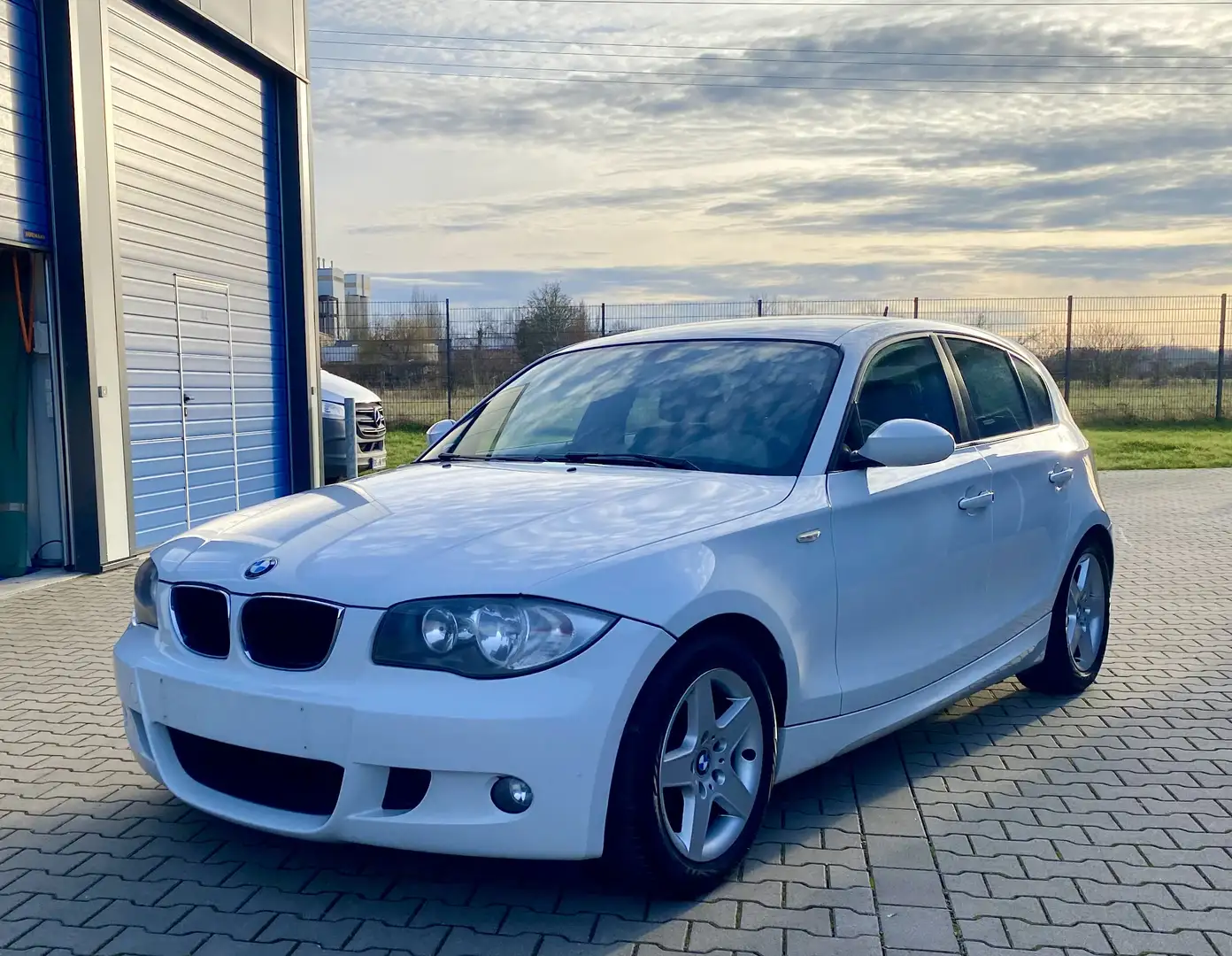 BMW 116 BMW 116i M Sportpaket Alpinweiß 3 Serviceheftgepf Weiß - 1