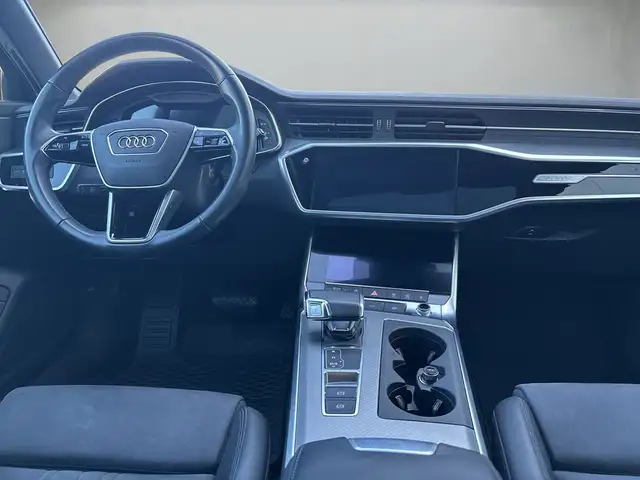 Audi A6 Avant view 8