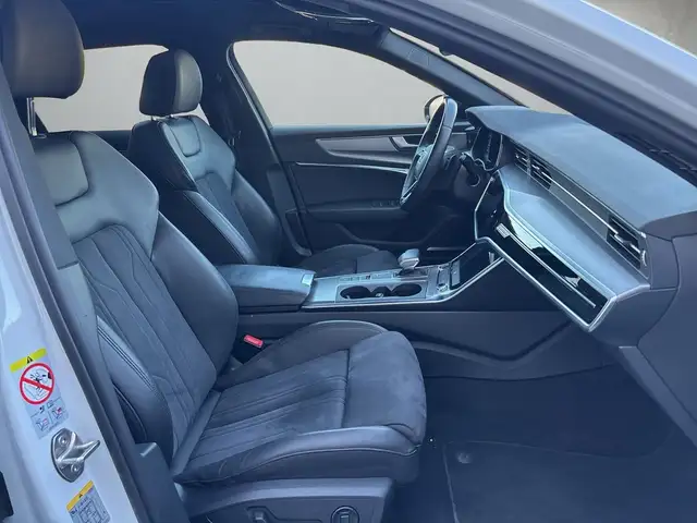 Audi A6 Avant view 13