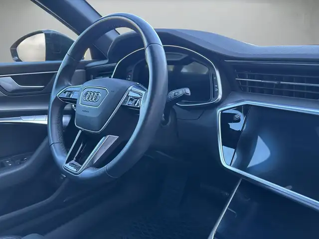 Audi A6 Avant view 7
