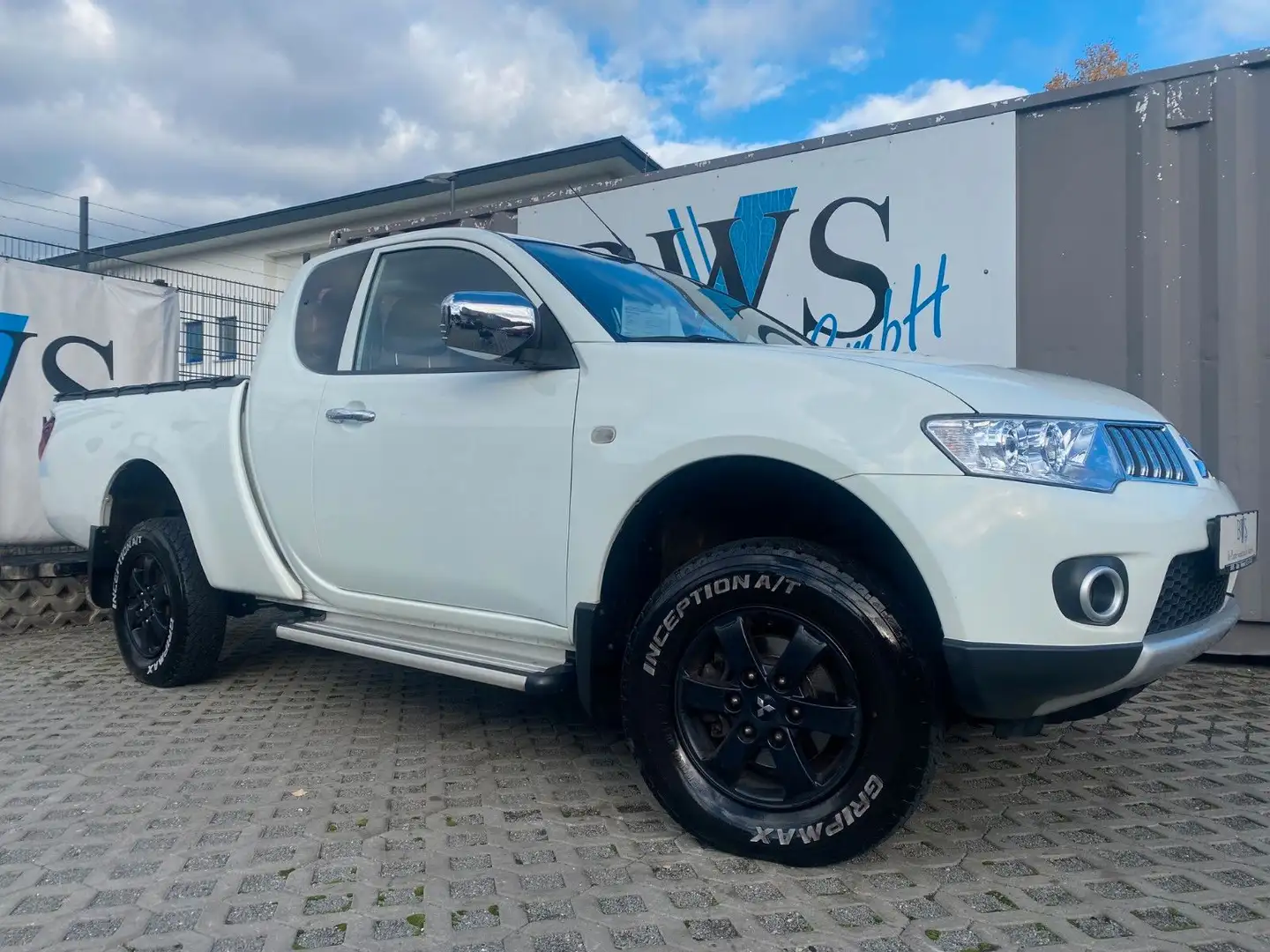 Mitsubishi L200 Invite Club Cab 4WD/AHK/Kamera*Stdhzg. Blanc - 1