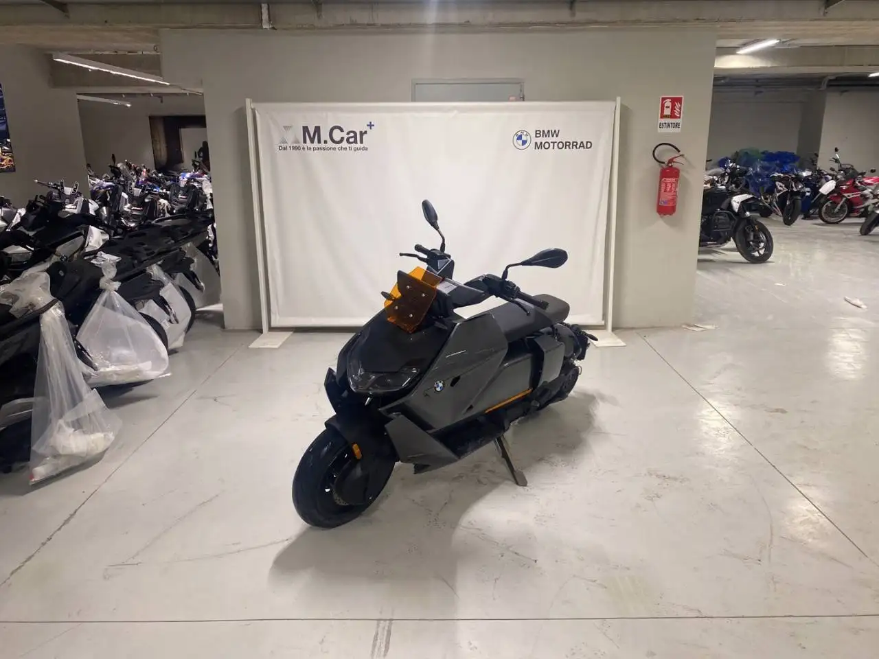 BMW CE 04