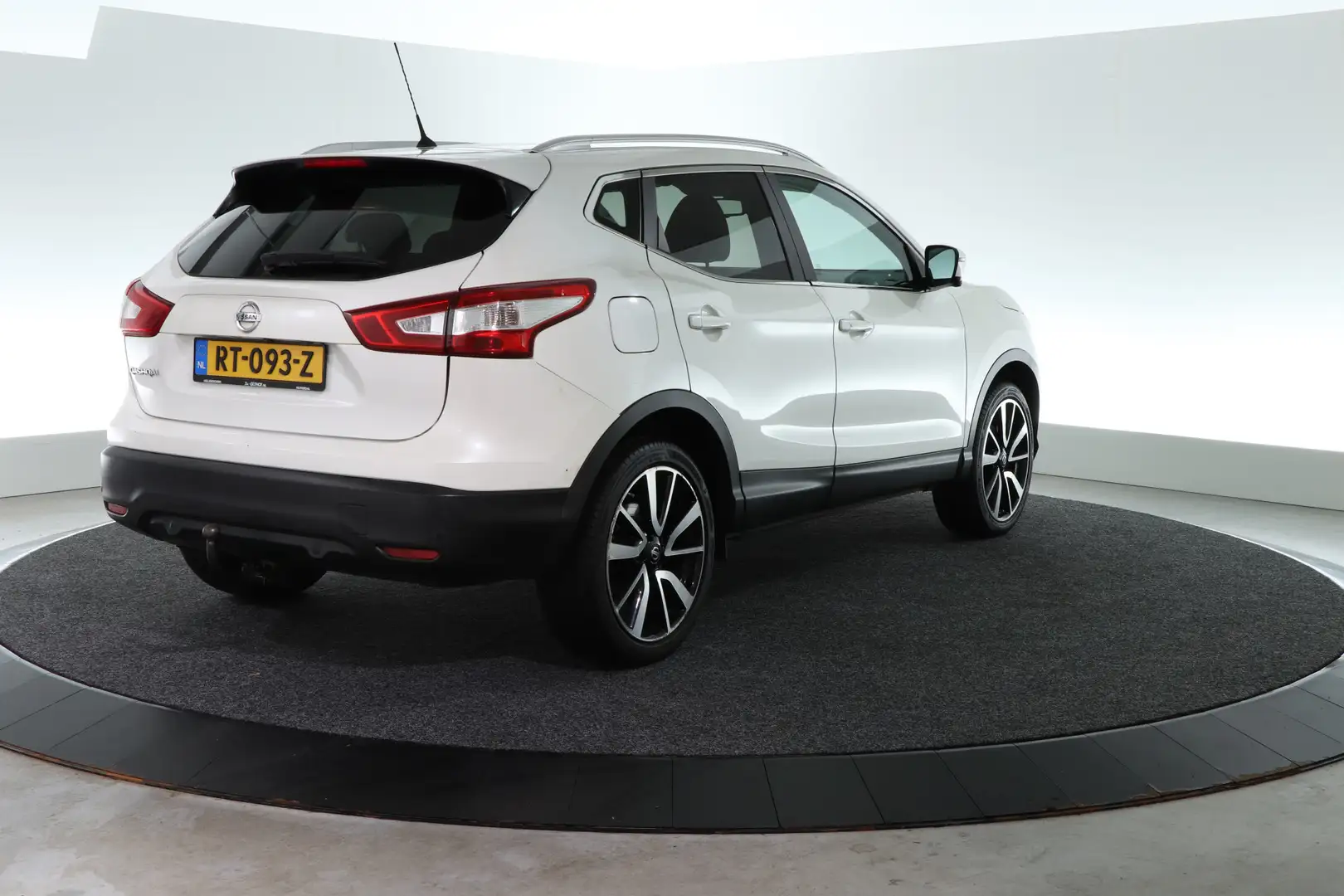 Nissan Qashqai 1.2 Premier Edition | AFN. TREKHAAK | PAN-DAK | CA Wit - 2