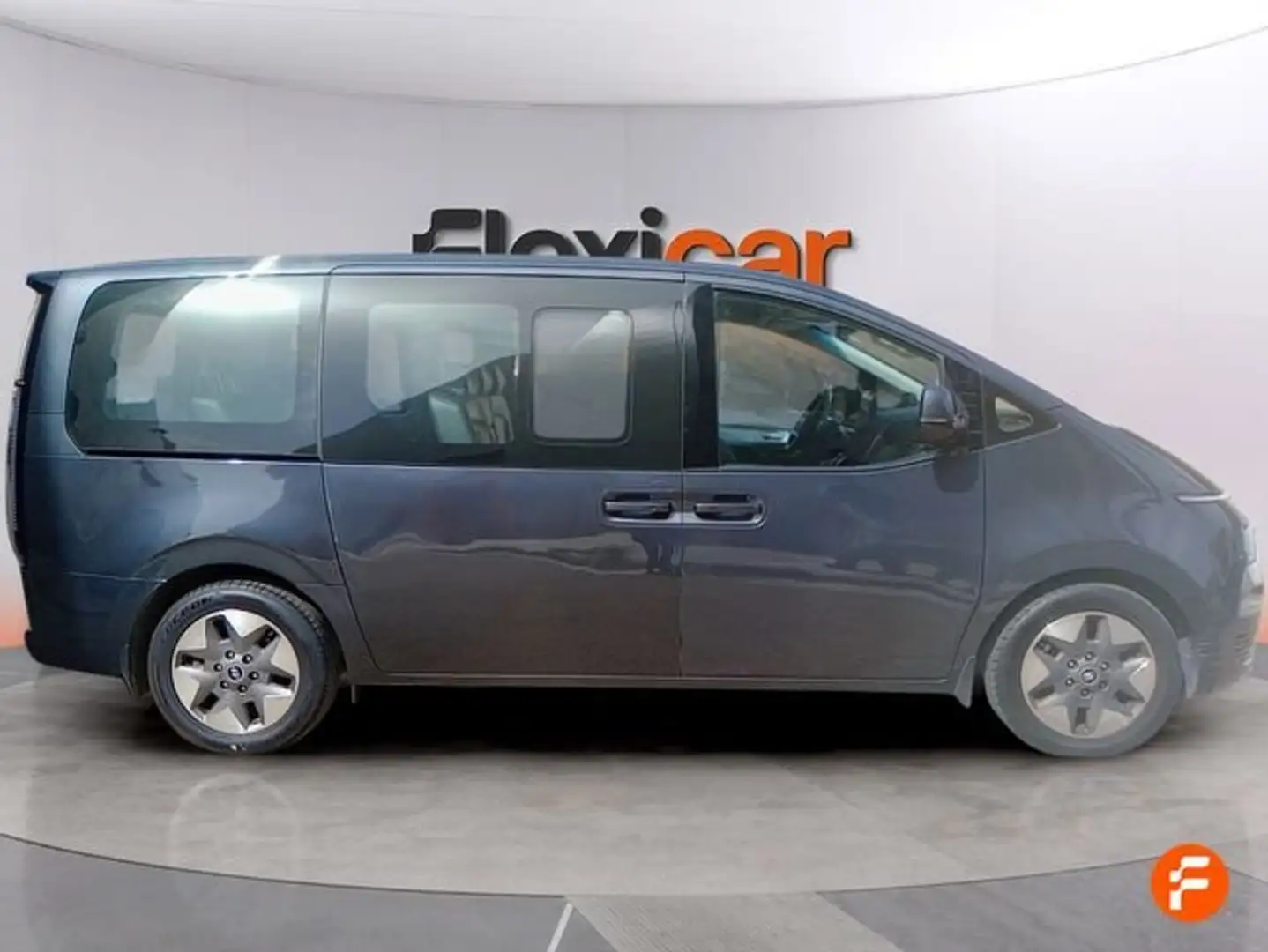 Hyundai STARIA 2.2CRDi 9S Tecno 177 Aut. Negro - 2