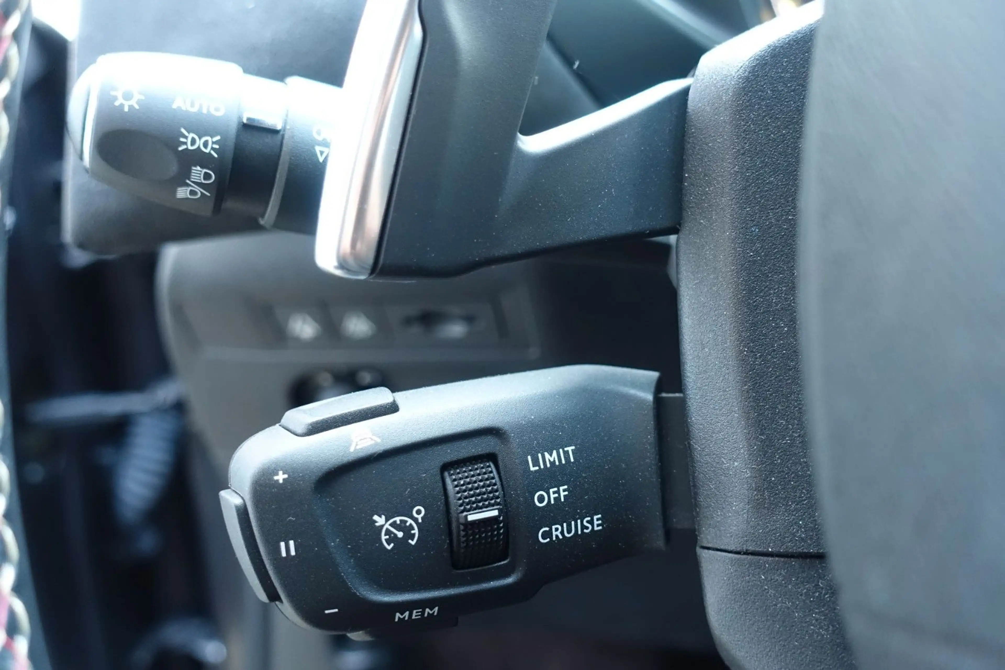 DS Automobiles DS 3 Crossback So Chic -NAVI -Einparkhilfe-Kamera — photo 13