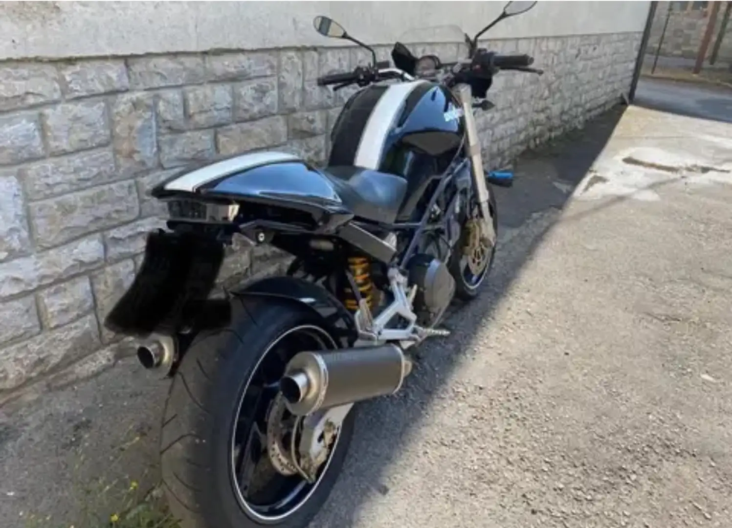 Ducati Monster 750 city Dark - 2