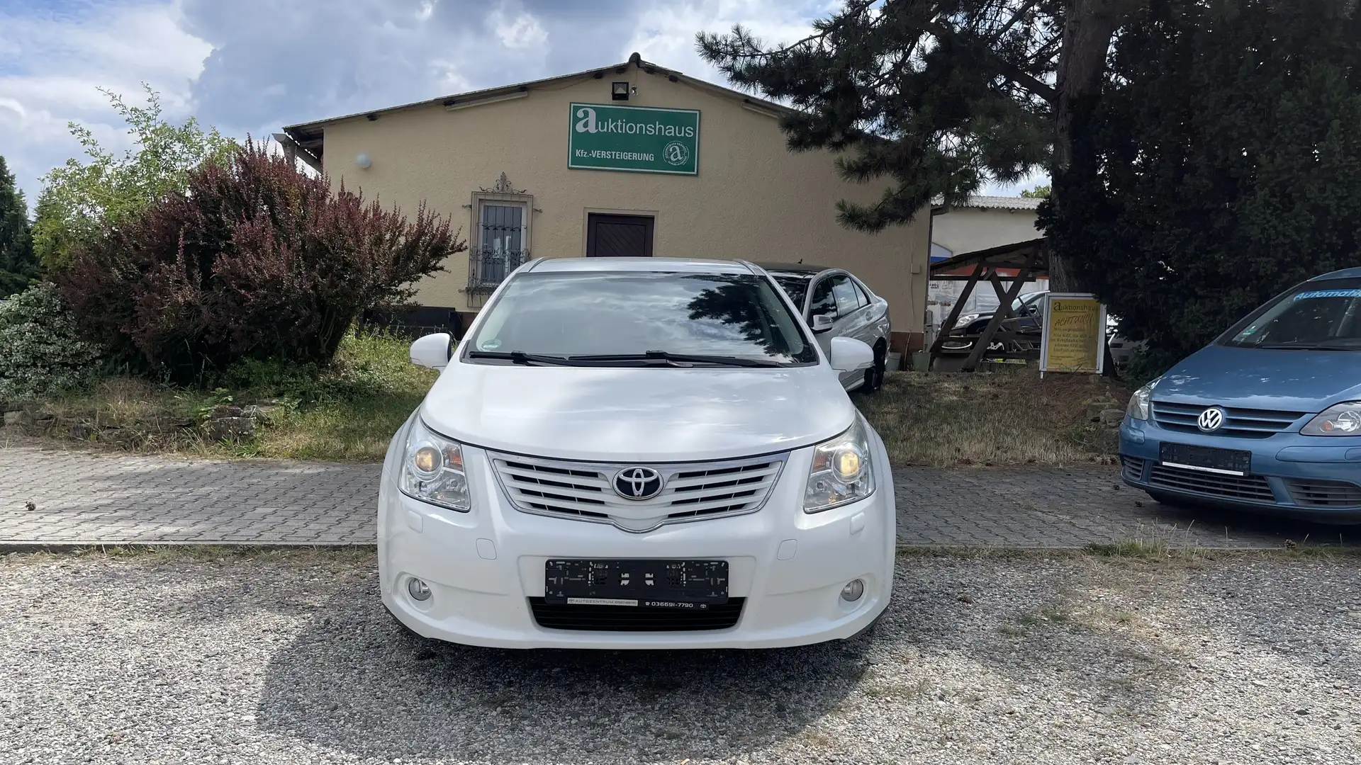 Toyota Avensis Kombi - Navi, Toyota Servicegepflegt, R-Camera - Blanc - 2