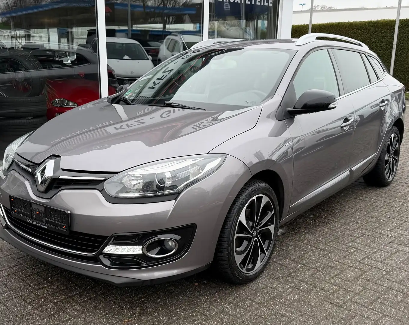 Renault Megane III Grandtour BOSE Edition/Automatik Grau - 1
