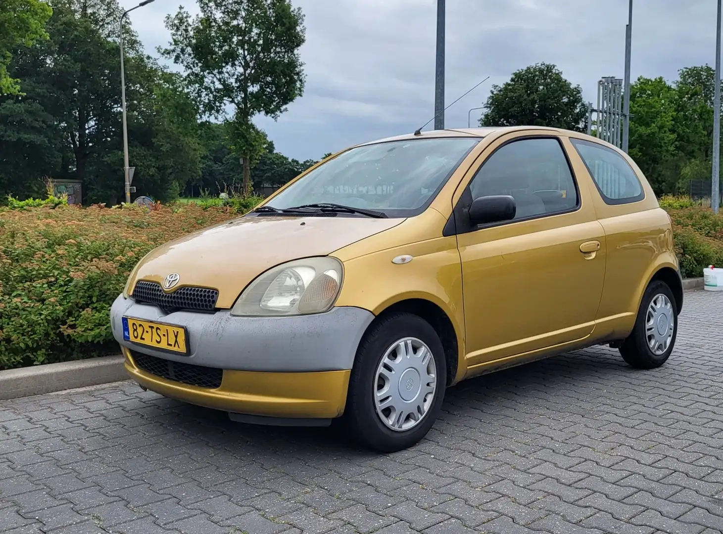 Toyota Yaris 1.0-16V VVT-i Sol Goud - 2