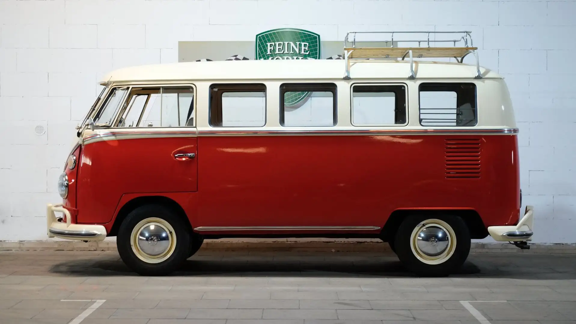 Volkswagen T1 Bus Deluxe mit Safari Fenstern restauriert Rouge - 2