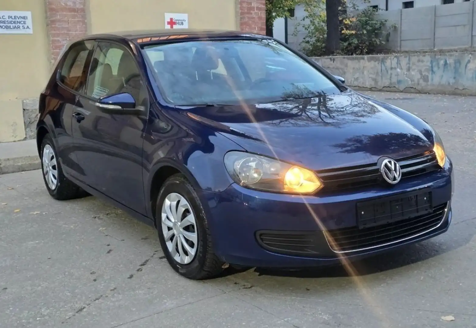Volkswagen Golf 1.6 TDI 105 FAP Confortline - 2