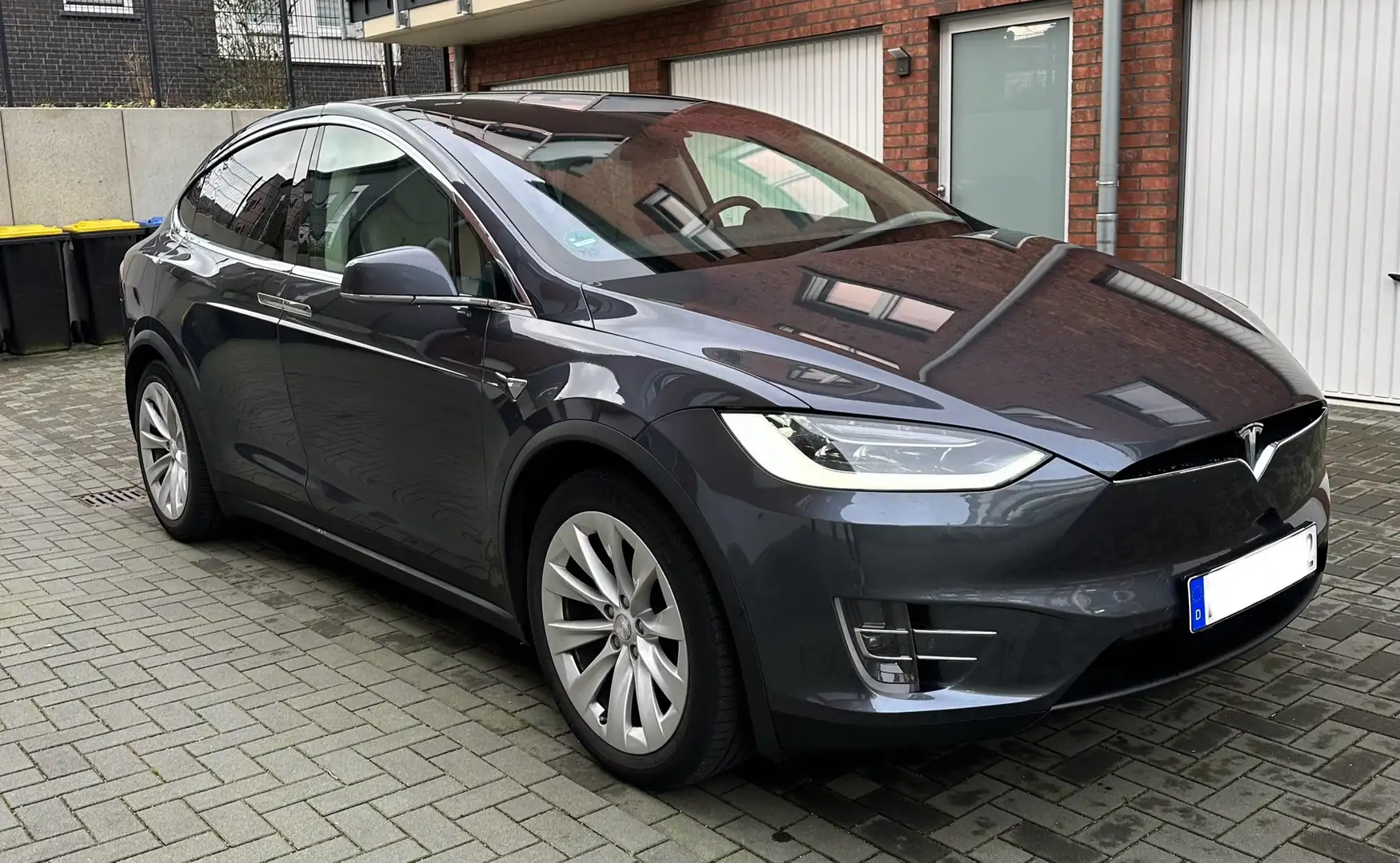 Tesla Model X 100D Allradantrieb Grau - 1