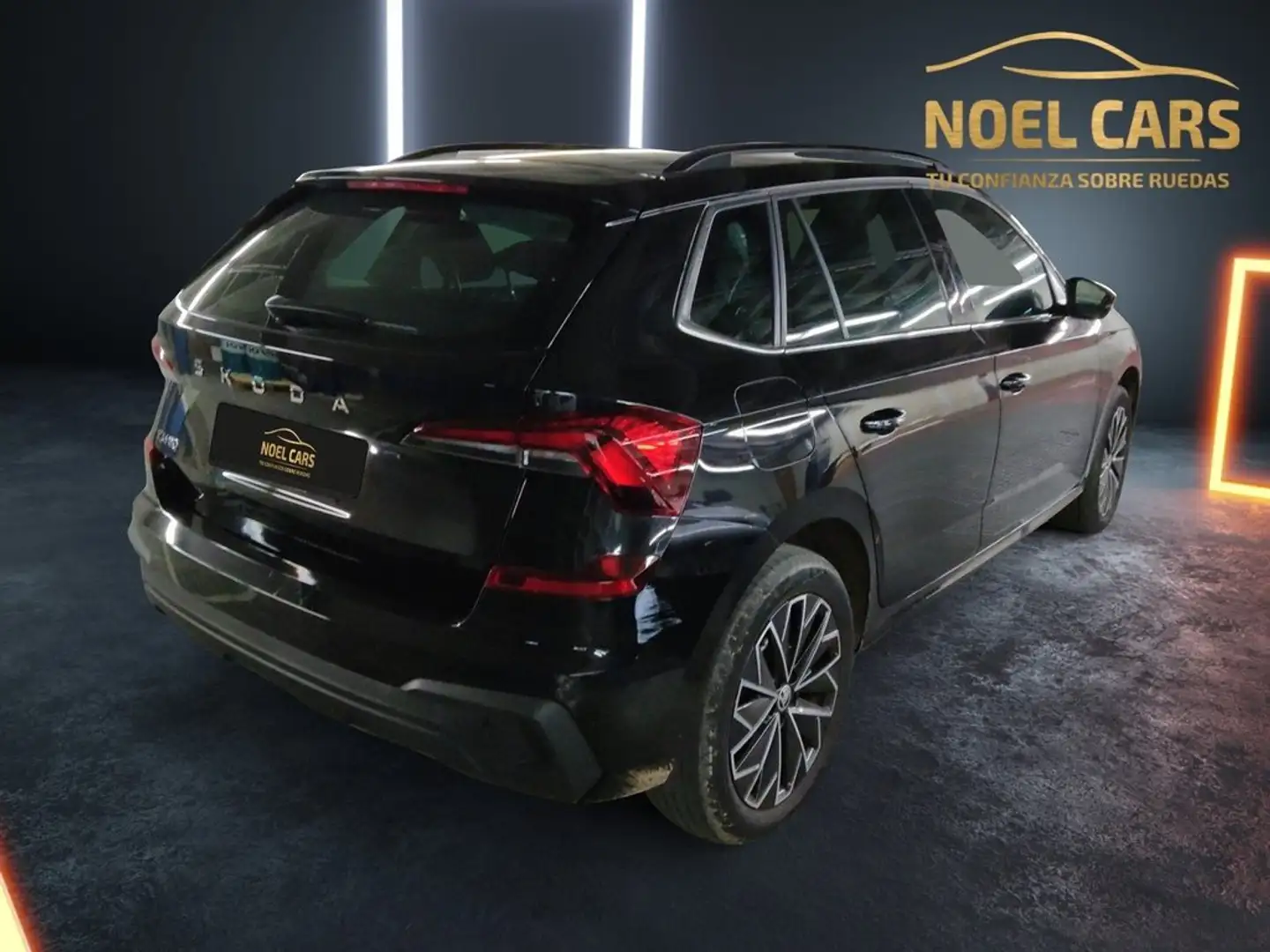 Skoda Kamiq 1.0 TSI Ambition 81kW DSG Negro - 2