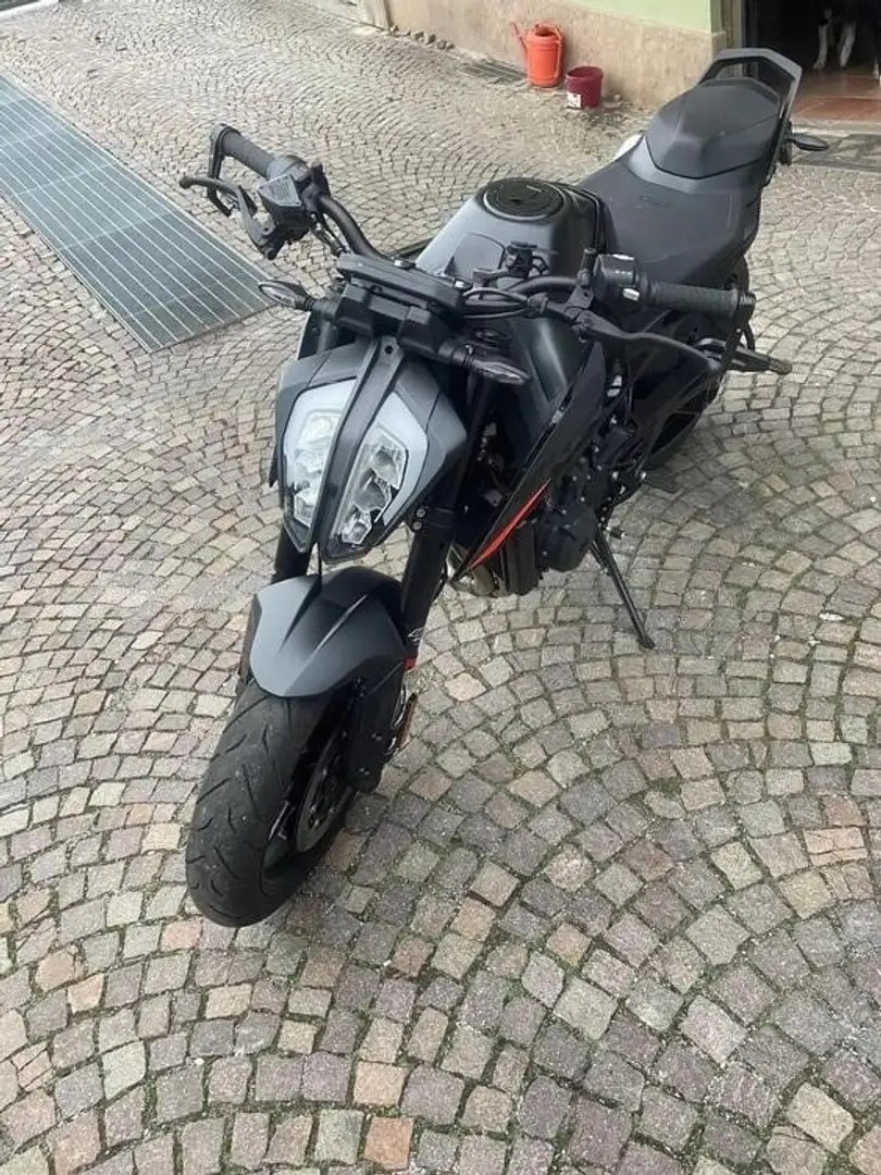 KTM 890 Duke Nero - 2
