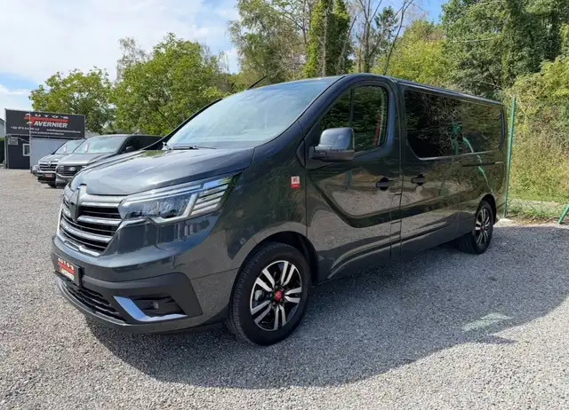 Renault Trafic 2.0//L2//5 Seats//170 Pk//Automaat//RED//€33049 Ex Btw
